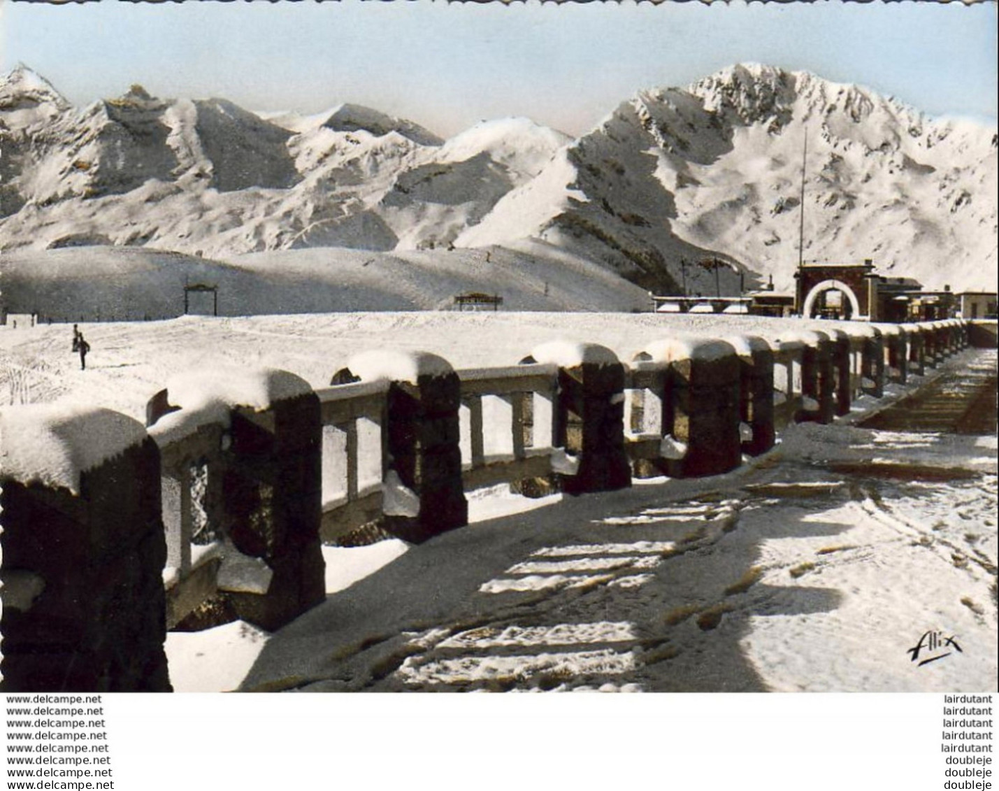 D31  LUCHON  Le Céciré Et Le Télébenne Vus De La Terrasse De Superbagnères ..... ( Ref FA62 ) - Superbagneres