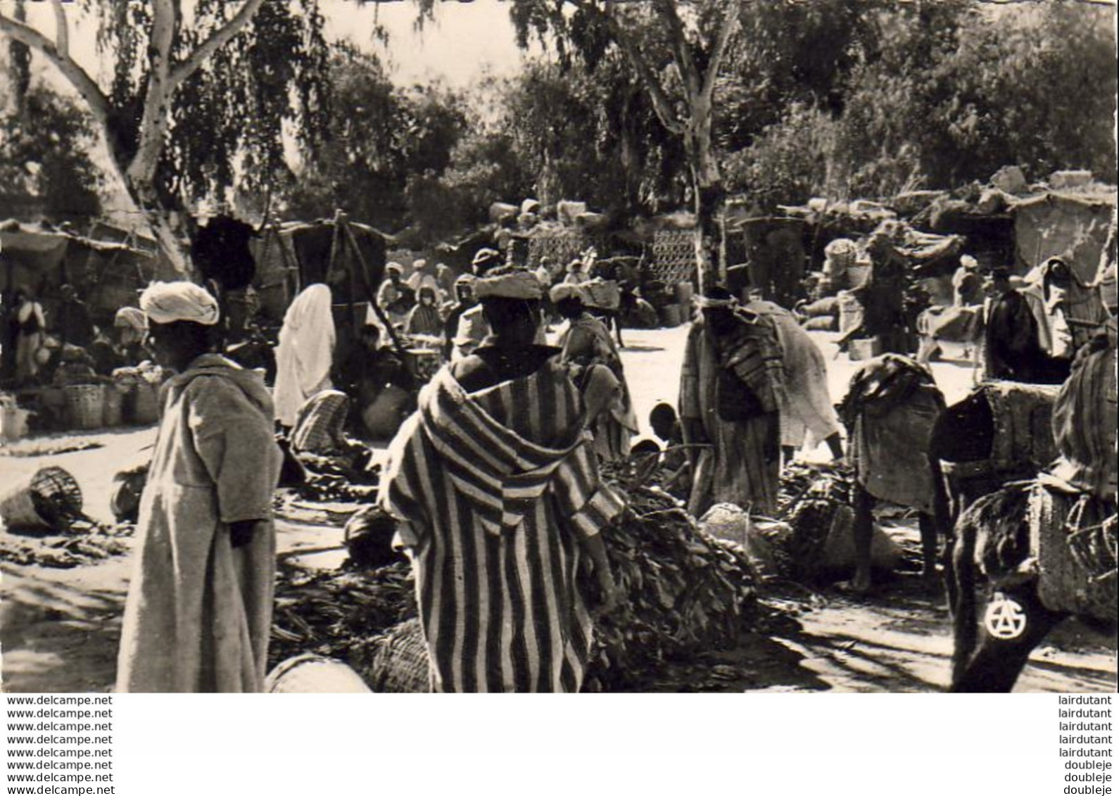 ALGERIE  SCENES ET TYPES  Les Souks: Le Marché Aux Légumes  ..... ( Ref FA1392 ) - Szenen