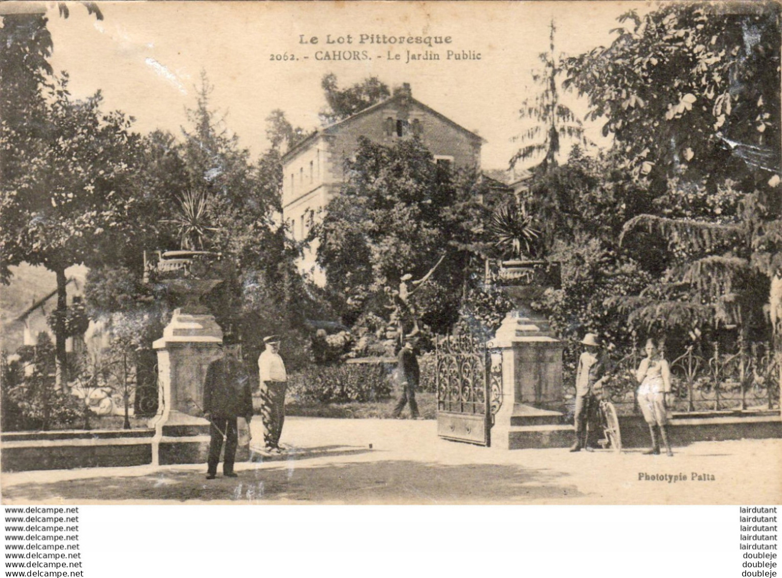 D46  CAHORS  Le Jardin Public ( état Moyen ) - Cahors