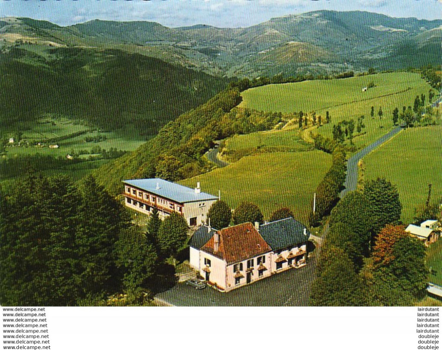 D15  COL DE CUREBOURSE  L'auberge Des Monts Au Fond La Vallée De Vic Sur Cere - Sonstige & Ohne Zuordnung