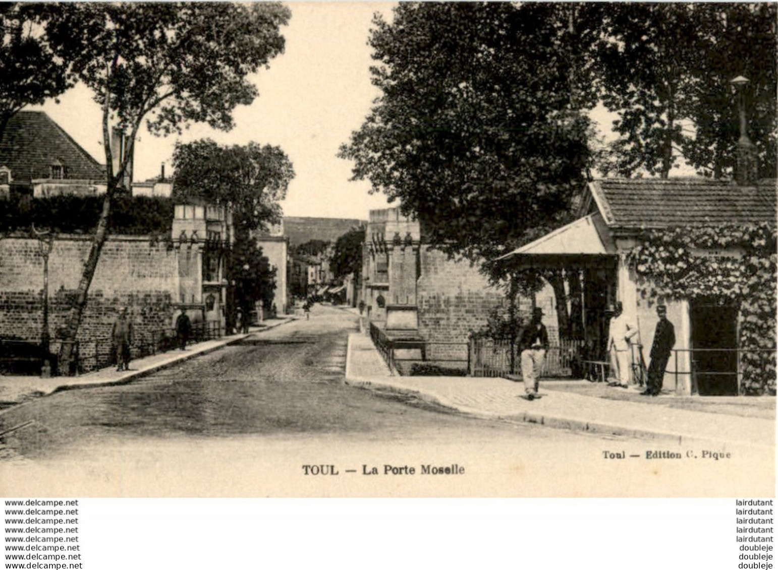 D54  TOUL  La Porte Moselle   ..... - Toul