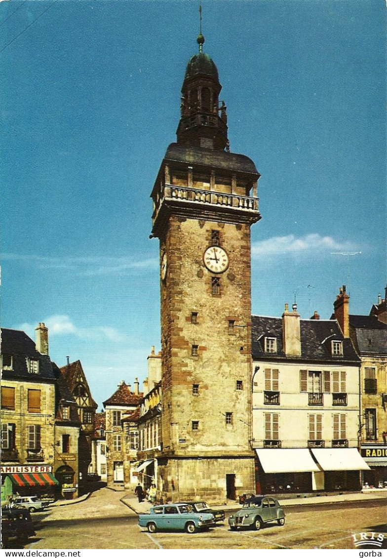 *CPM - 03  - MOULINS - Le Beffroi Ou Tour De L'Horloge Et Le Jacquemart - Voitures 2CV, Anglia, - Moulins