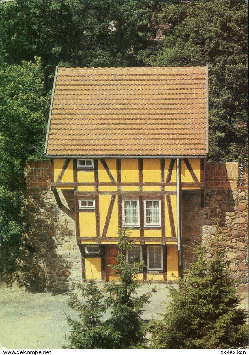 Neubrandenburg Wiekhaus - Außenansicht (Gelber Anstrich) 1988 - Neubrandenburg