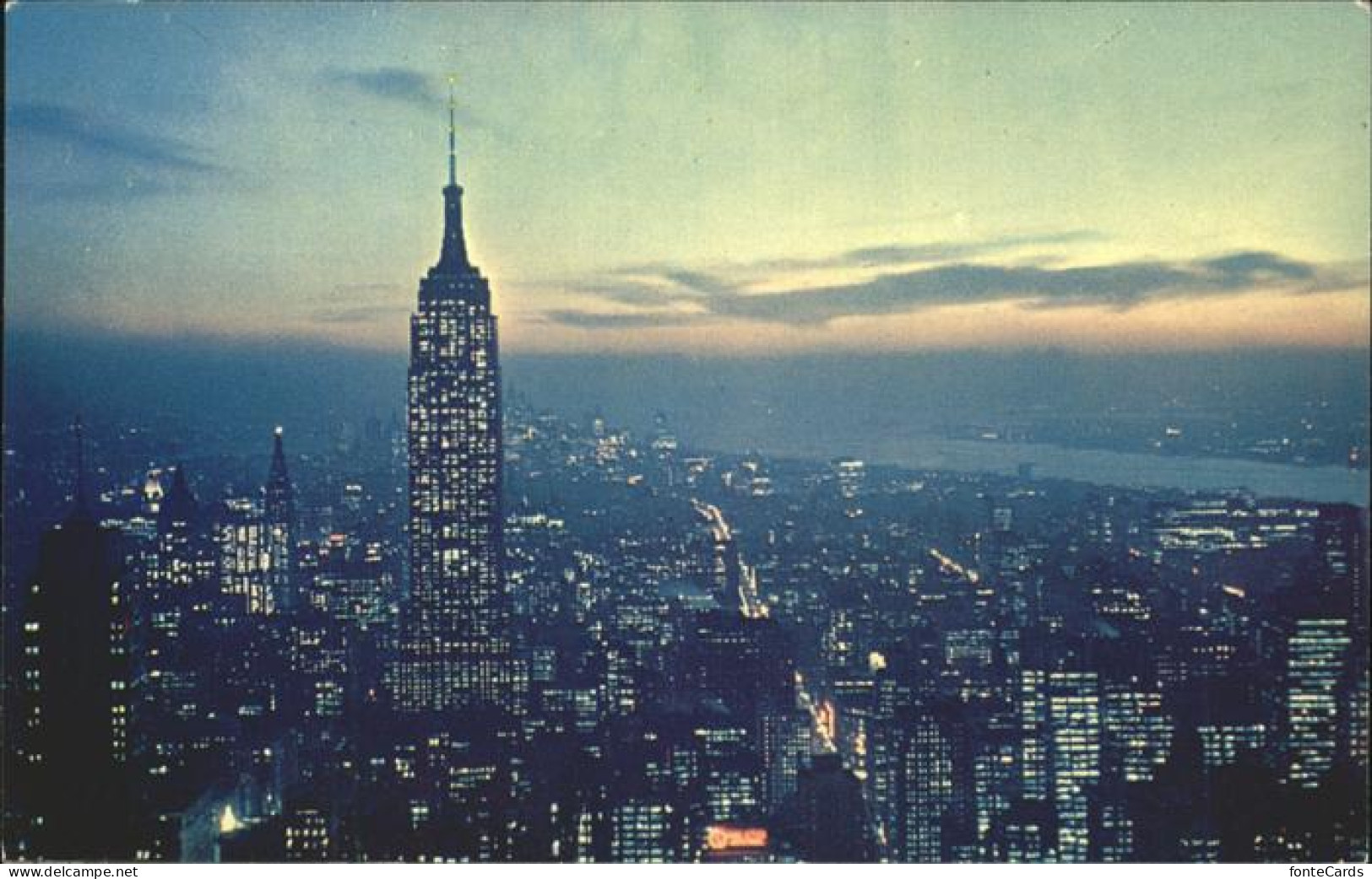 11491610 New_York_City Empire State Building At Night Skyscraper - Andere & Zonder Classificatie