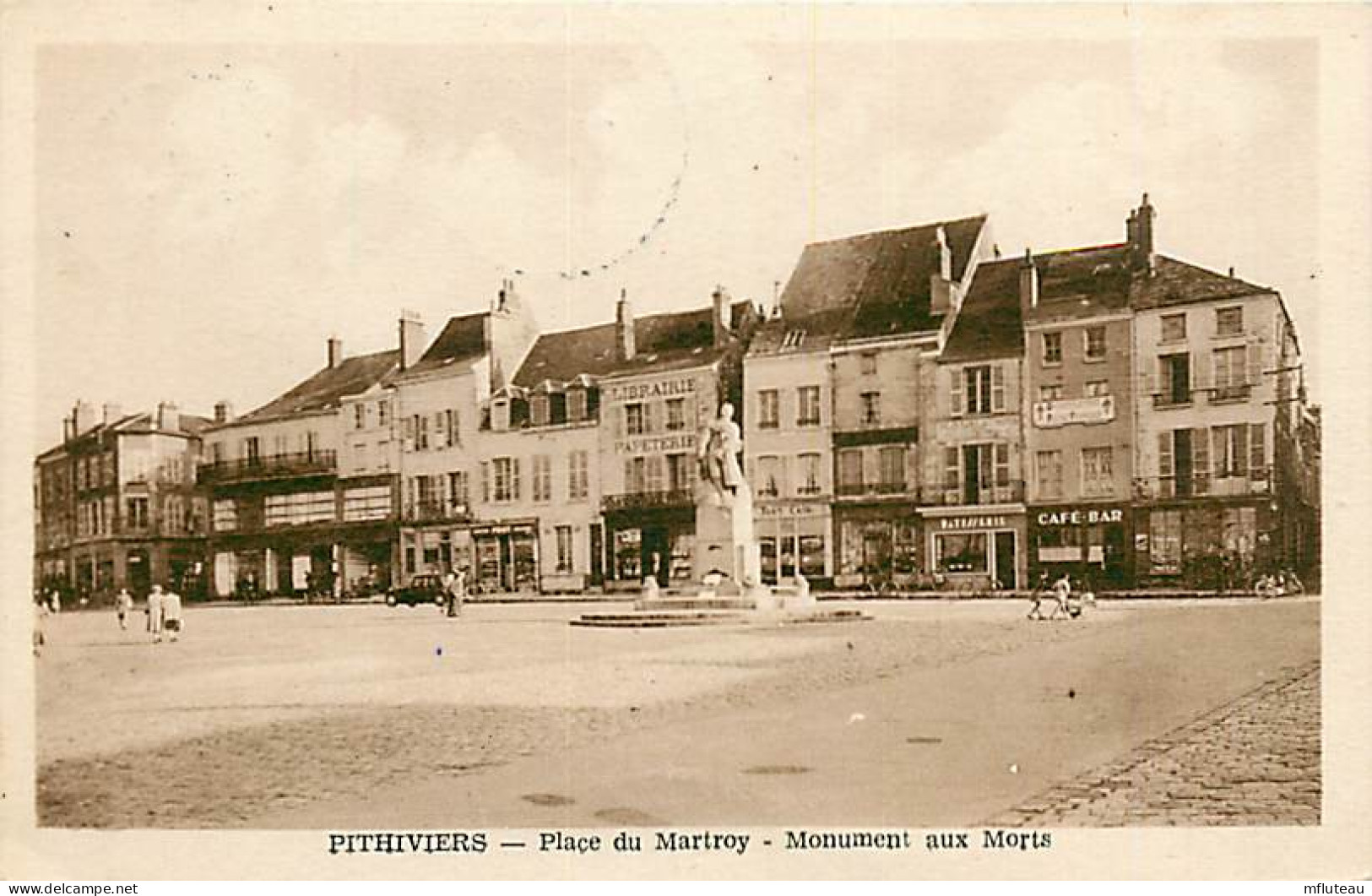 45* PITHIVIERS  Monument Aux Morts  CPSM(9x14cm)  RL03,0840 - Pithiviers