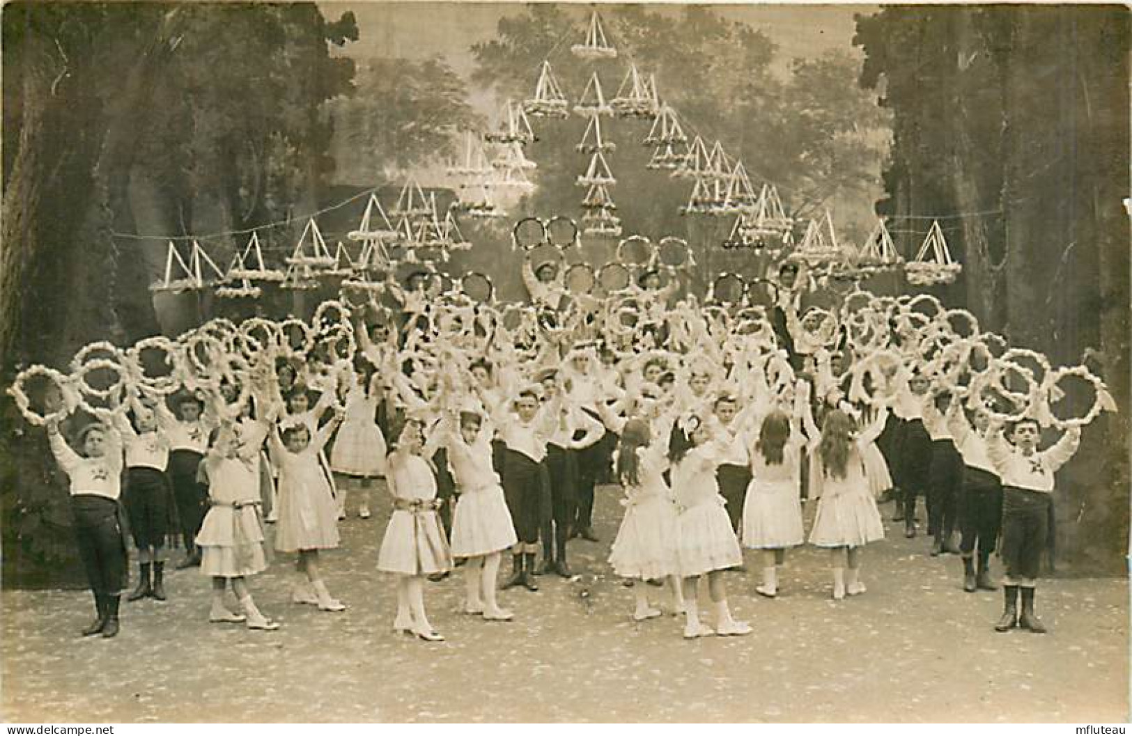 60* CLERMONT  Carte Photo  -  Spectacle Enfants       RL05.0837 - Bailes