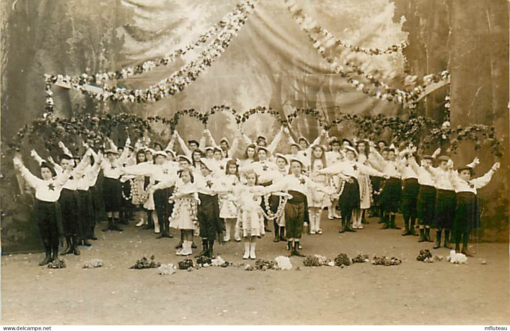 60* CLERMONT  Carte Photo  -  Spectacle Enfants       RL05.0825 - Dances