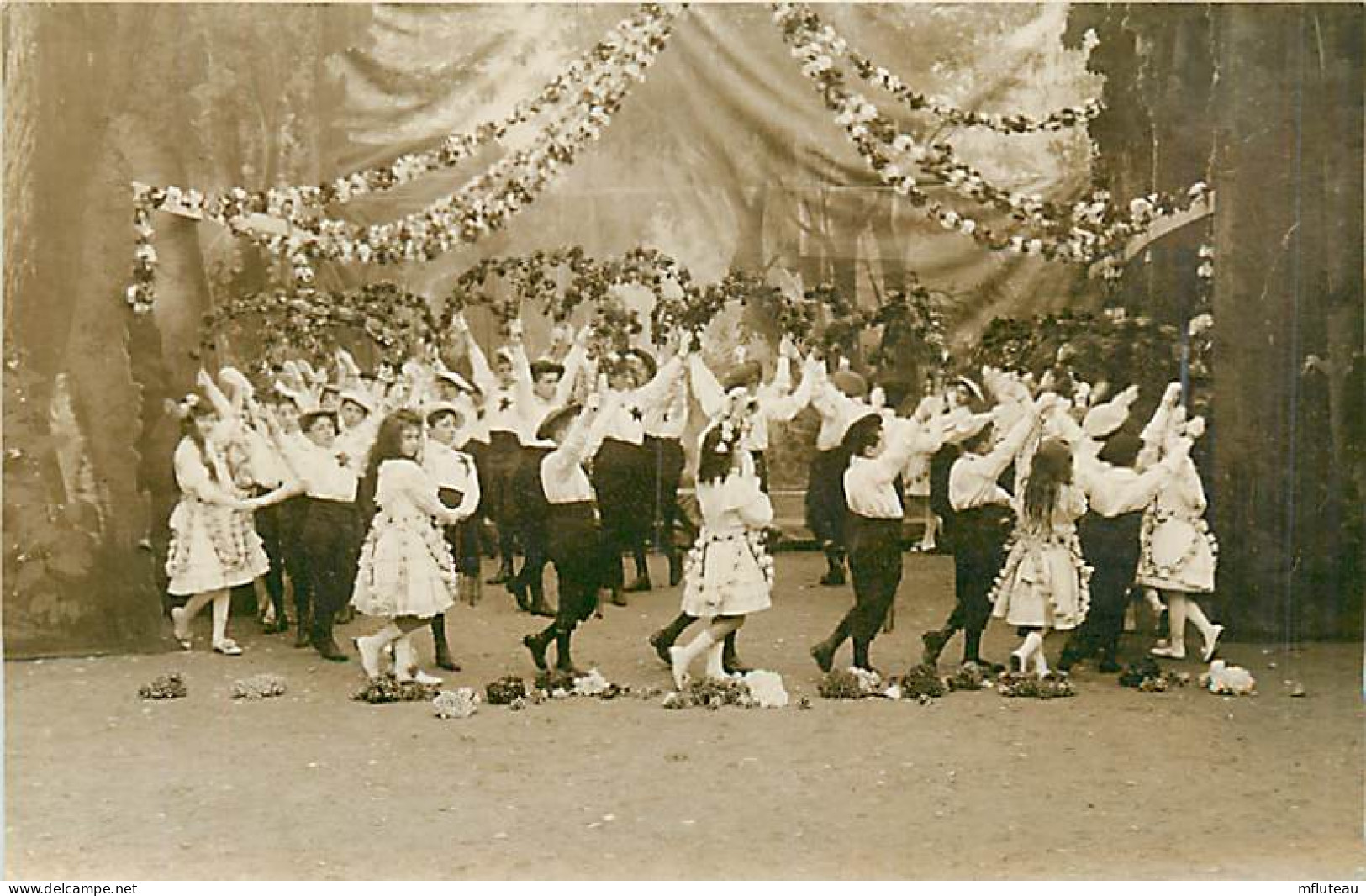 60* CLERMONT  Carte Photo  -  Spectacle Enfants       RL05.0819 - Bailes