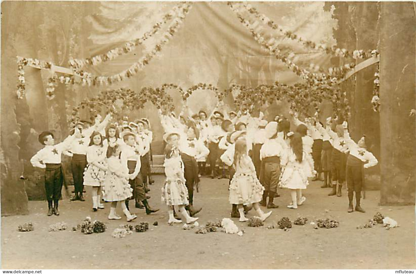 60* CLERMONT  Carte Photo  -  Spectacle Enfants       RL05.0815 - Tänze