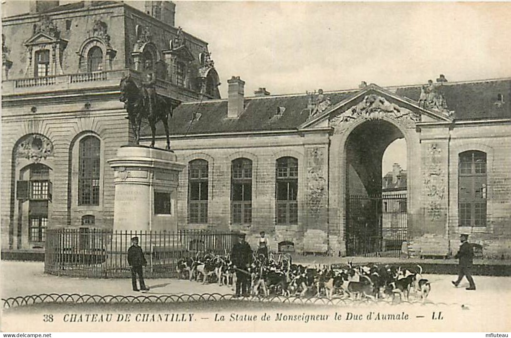 60* CHANTILLY  Eglise   Meute         RL05.0783 - Chantilly