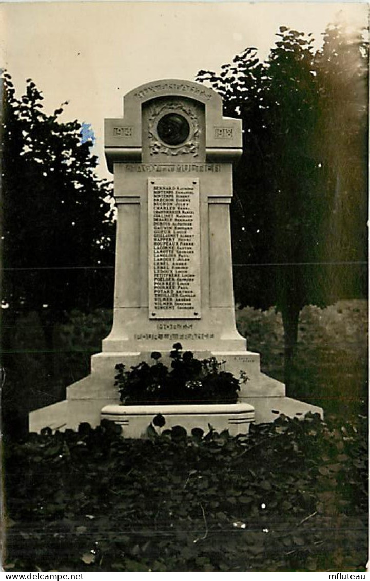 60*                                   Monument Aux Morts         RL05.0677 - Patriotic