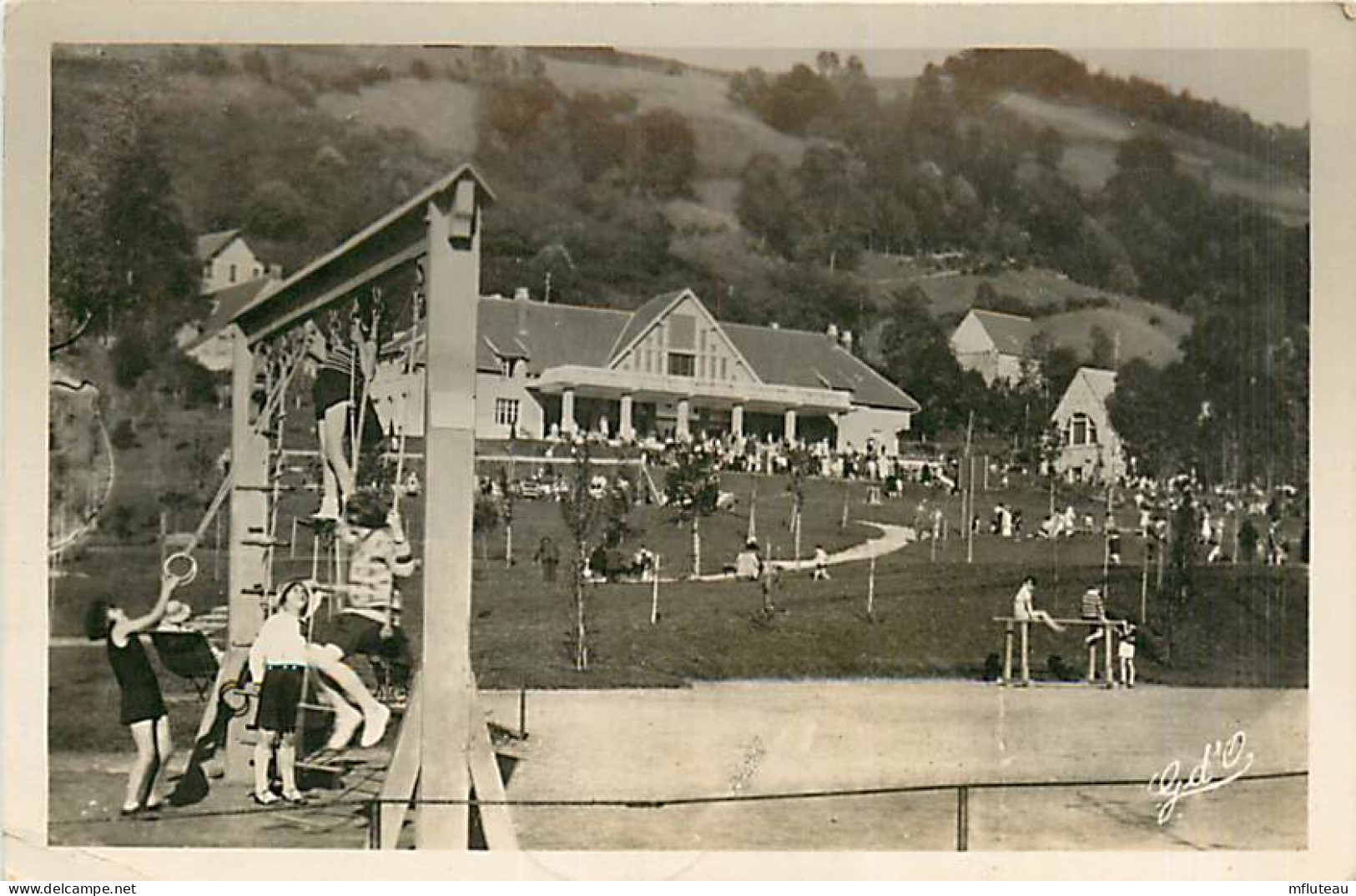 63* LA BOURBOULE  Parc D Enfants  CPSM(9x14cm)     RL05.1334 - La Bourboule