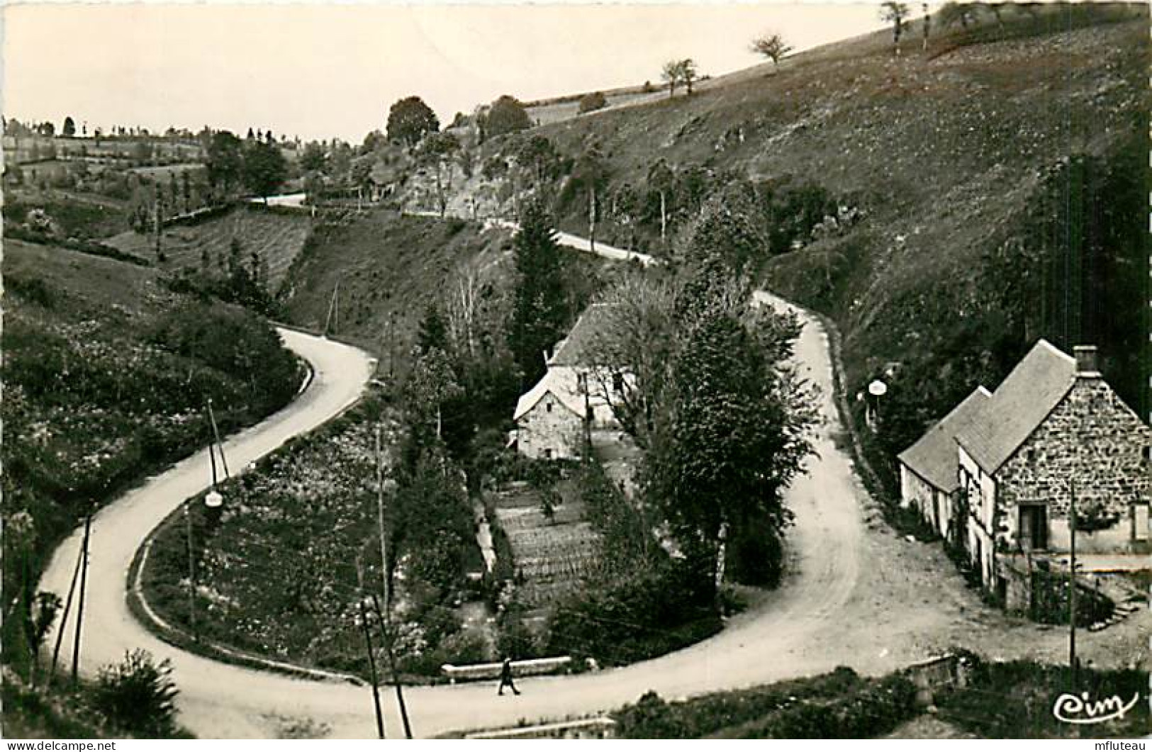 63* TAUVES Tournant Du Pont De La Garde  CPSM(9x14cm)    RL05.1281 - Sonstige & Ohne Zuordnung