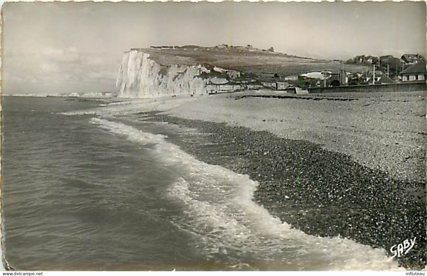 76* POURVILLE Plage  Falaises  (CPSM 9x14cm)    RL07.0057 - Autres & Non Classés