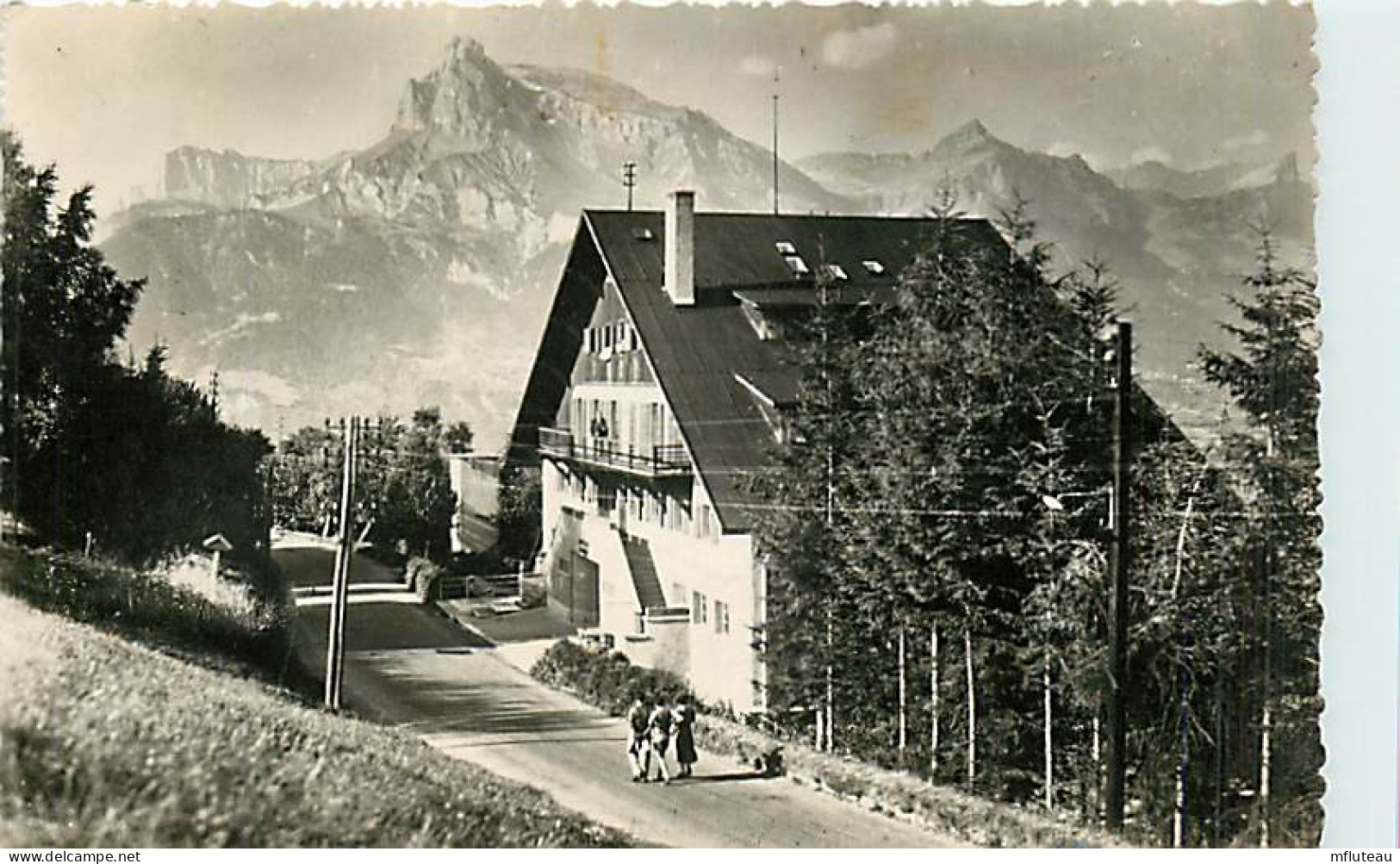 74* COMBLOUX  Chlet Des Etusiants  (CPSM 8x14cm)          RL06.1401 - Combloux