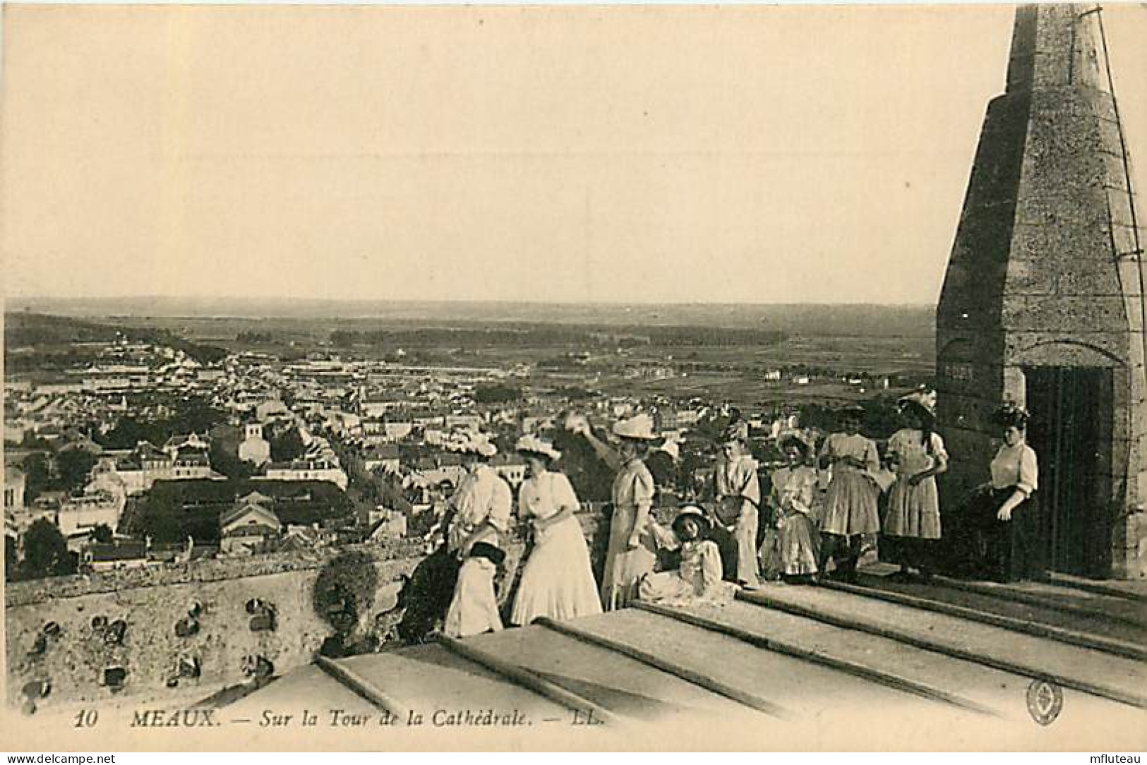 77* MEAUX   Sur La Tour De La Cathedrale    RL07.0686 - Meaux