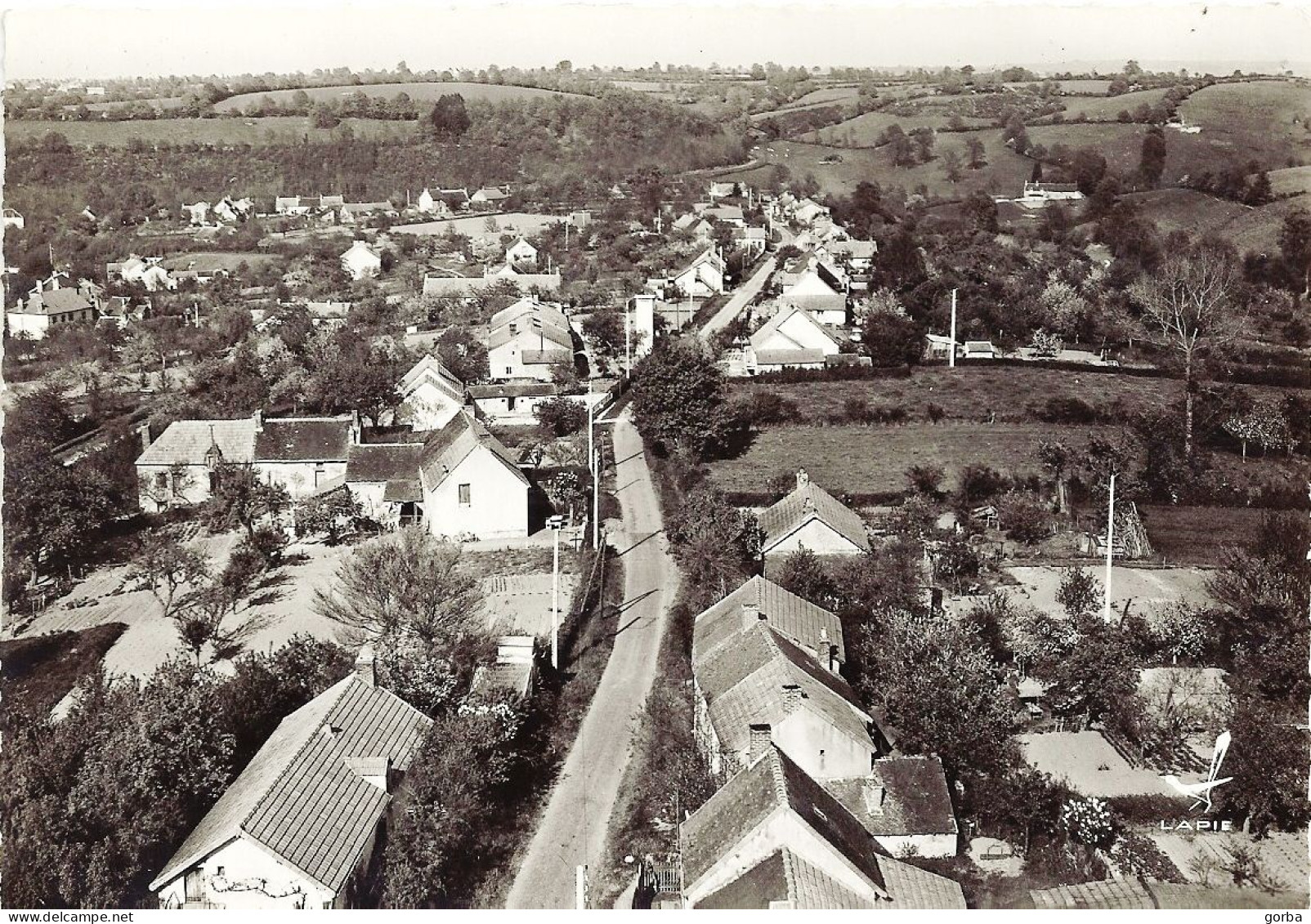 *CPSM - 03  - BEZENET - Vue Aérienne - Le Mont Brun - Other & Unclassified