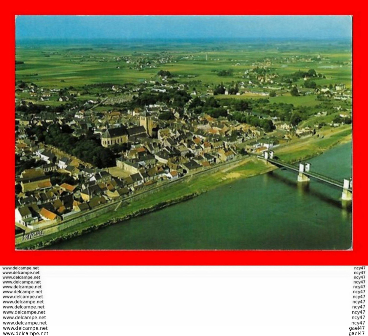 CPSM/gf (45)  JARGEAU.  Vue Générale Aérienne, Prise Du Nord De La Loire....S2062 - Jargeau