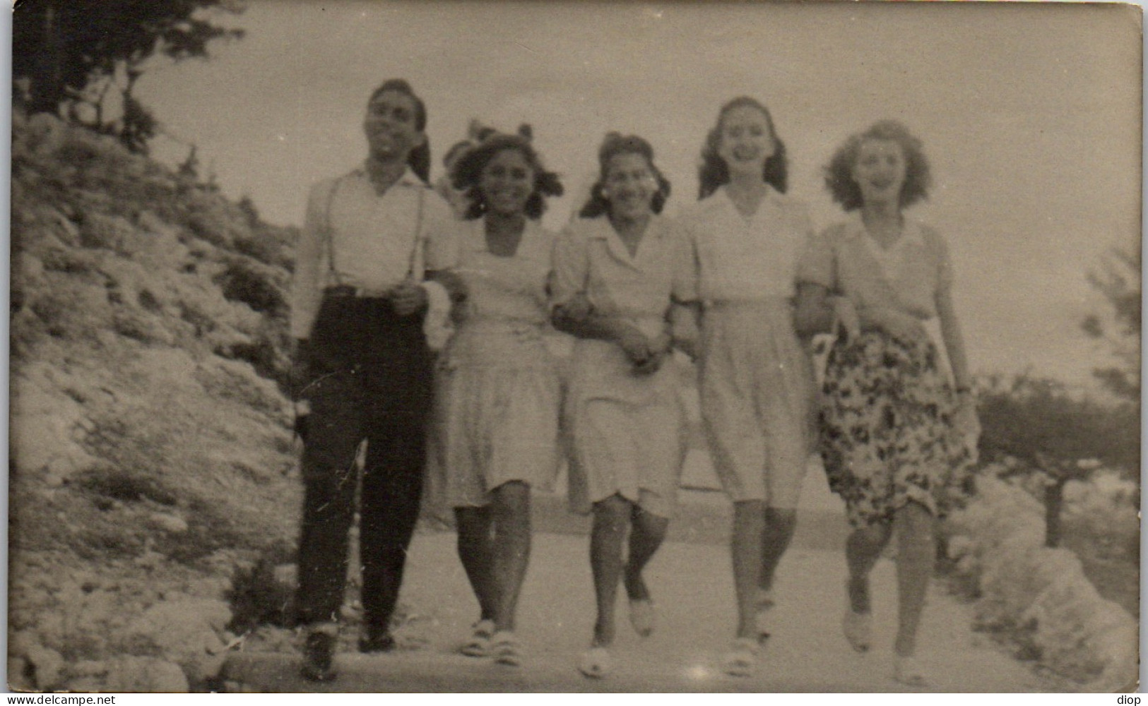 Photographie Photo Vintage Snapshot Amateur Groupe Mode Rue Marseille  - Anonymous Persons