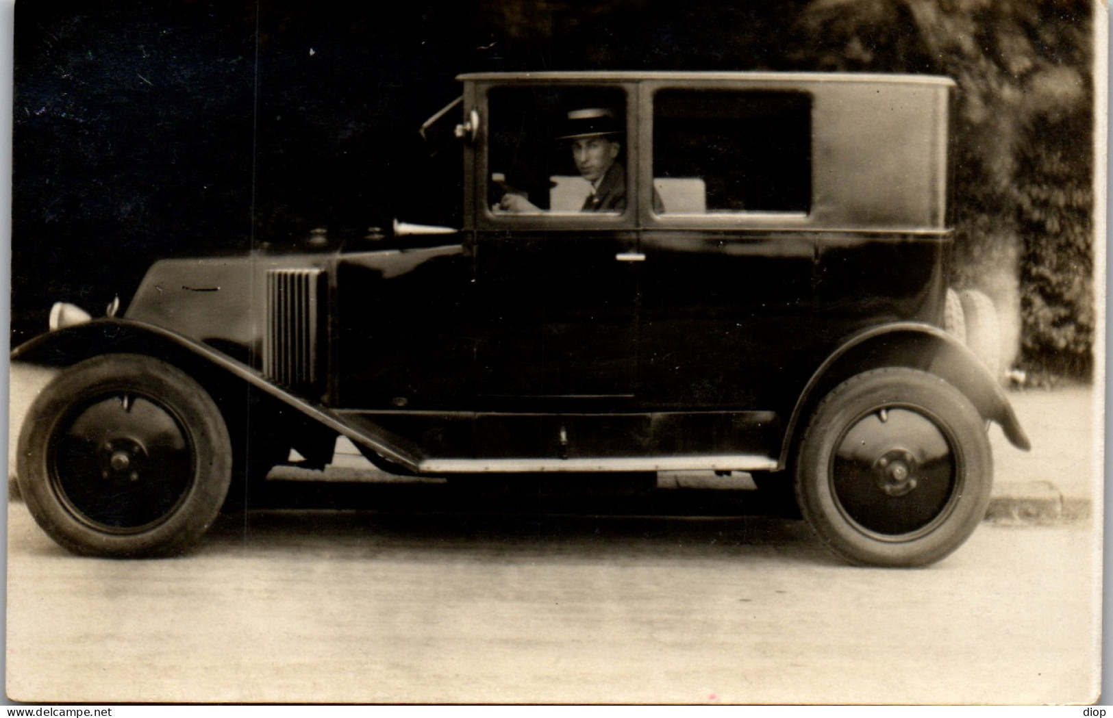 Photographie Photo Vintage Snapshot Amateur Automobile Voiture Auto Chauffeur  - Automobile