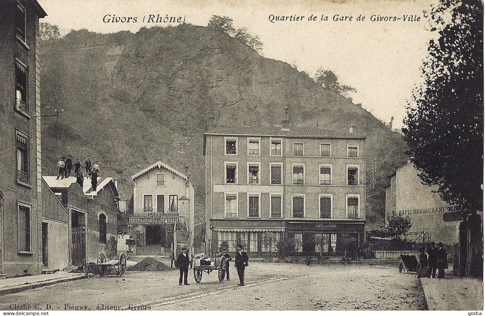 *CPA - 69 - GIVORS - Quartier De La Gare De Givors-Ville - Couvreurs, Charrette à Bras - Givors