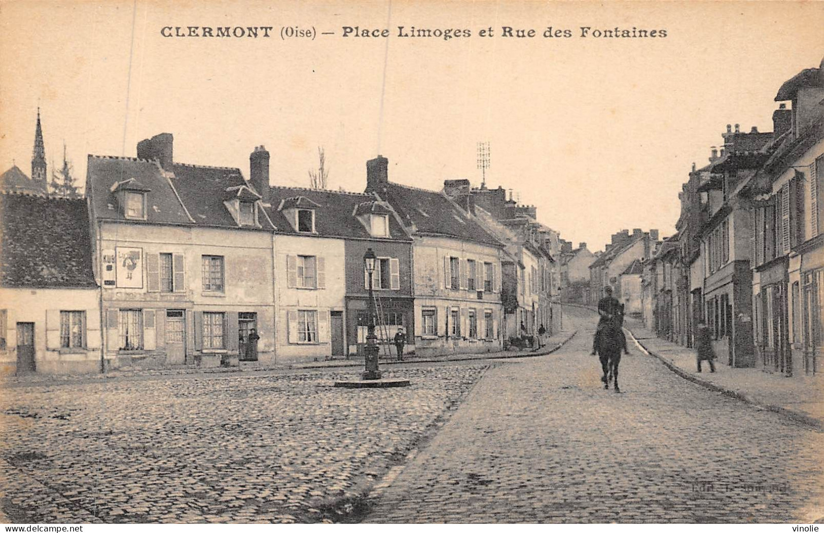 P-24-Mi-Is-1692 : CLERMONT. PLACE LIMOGES ET RUE DES FONTAINES - Clermont