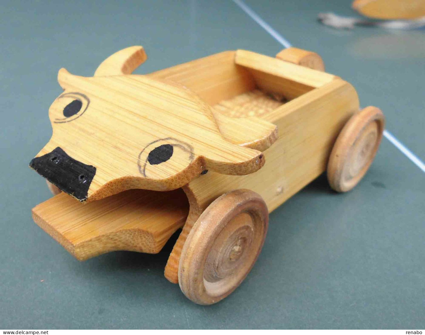 Carro Con La Testa Di Bue , In Legno , Muovendosi Apre E Chiude La Bocca ; Manca La Punta Di Un Corno - Toy Memorabilia