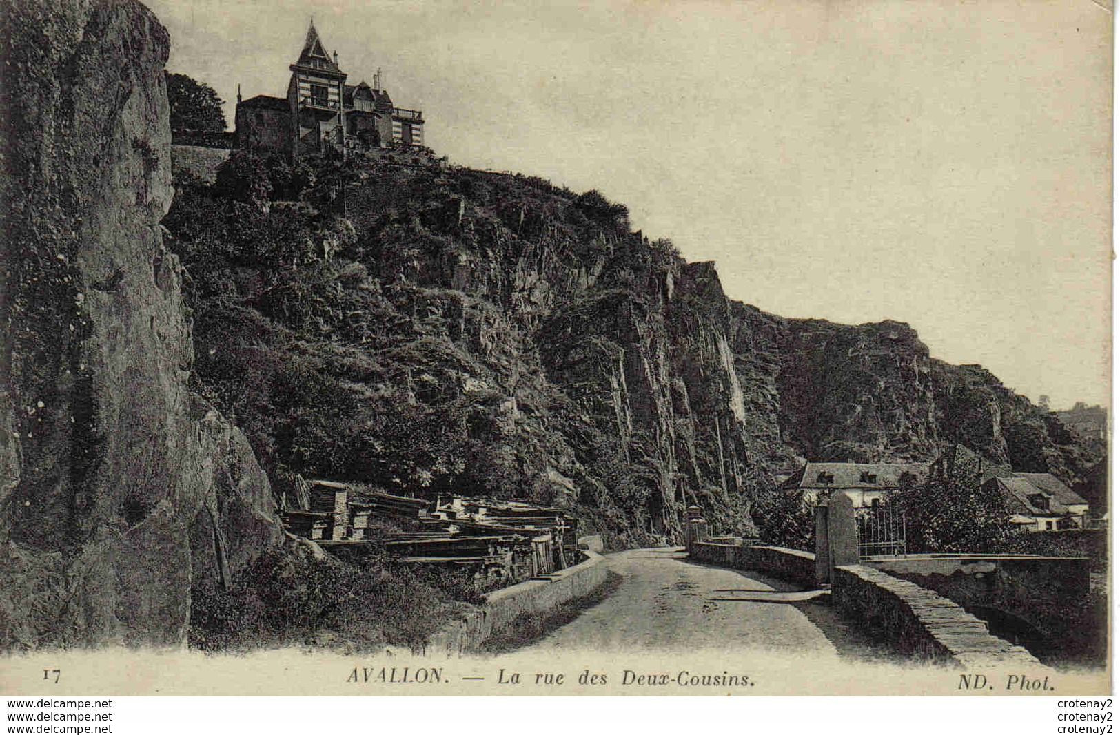 89 AVALLON En 1917 N°17 La Rue Des Deux Cousins Stockage De Bois Petit Pont Avec Portillon VOIR DOS - Avallon