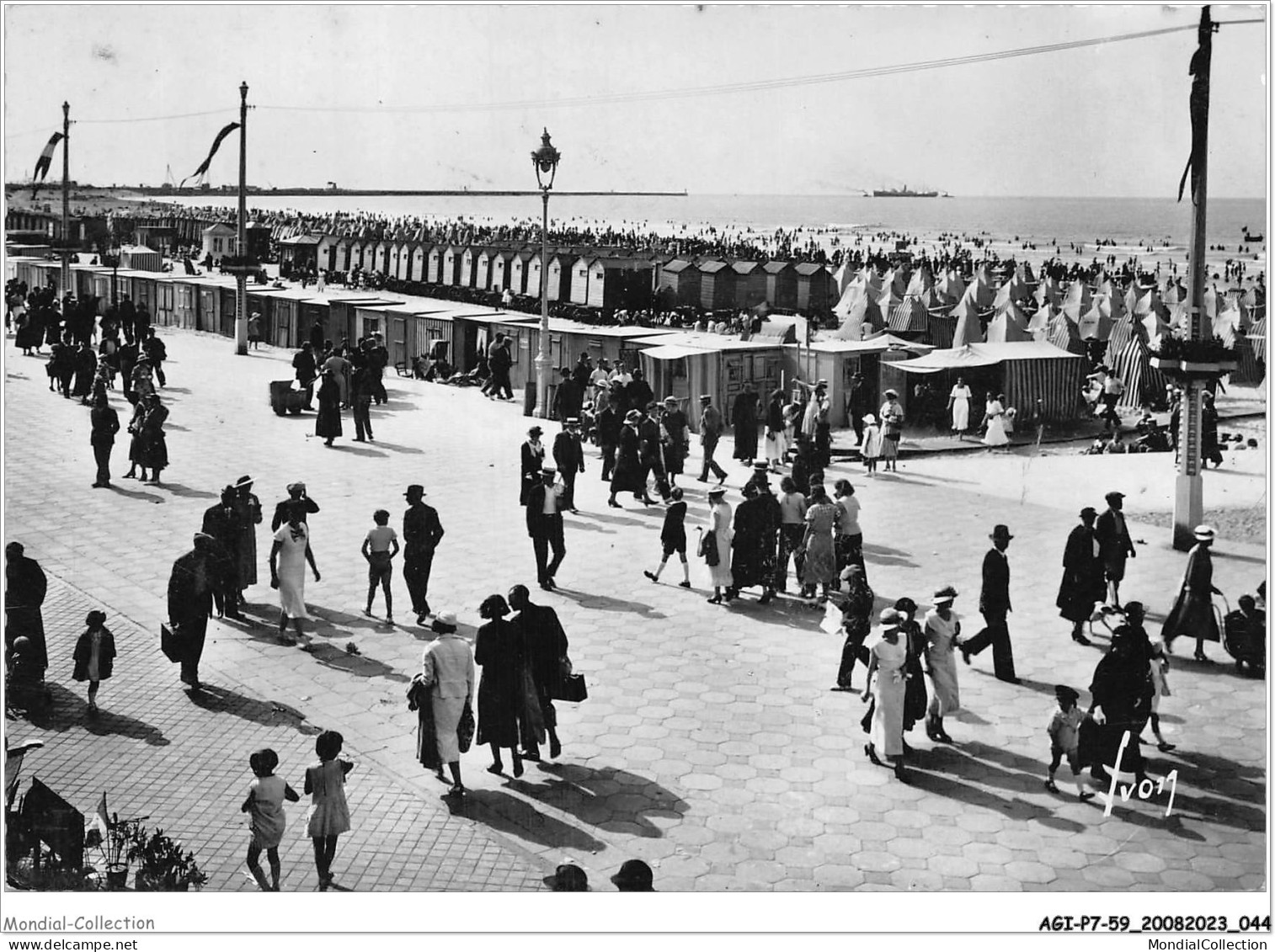 AGIP7-59-0531 - MALO-LES-BAINS - La Digue Promenade Et La Plage  - Malo Les Bains