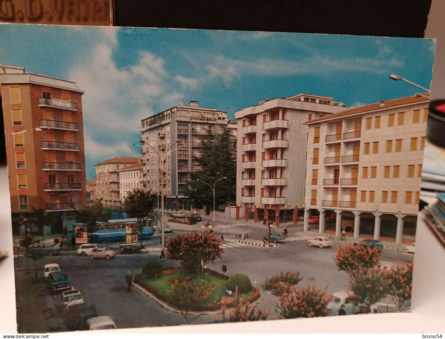 Cartolina Saronno Provincia Varese ,piazza S.Francesco ,anni 70 - Varese