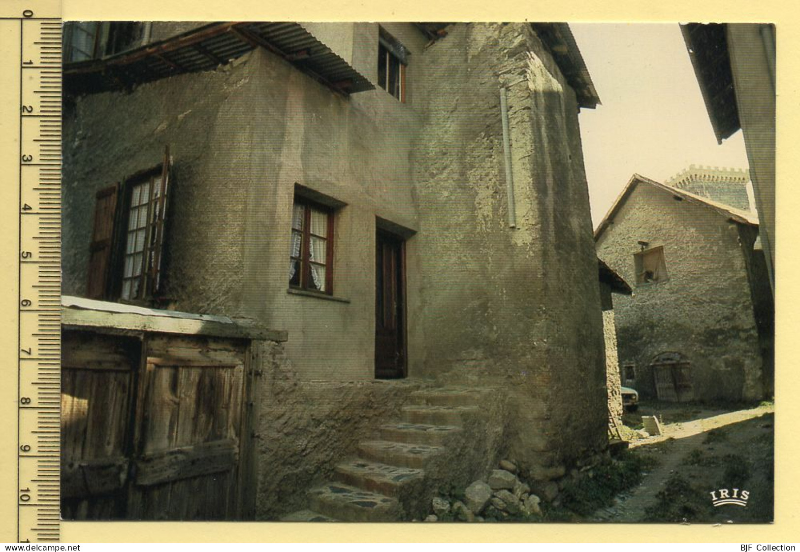 05. EMBRUN – Vieille Maison (voir Scan Recto/verso) - Embrun