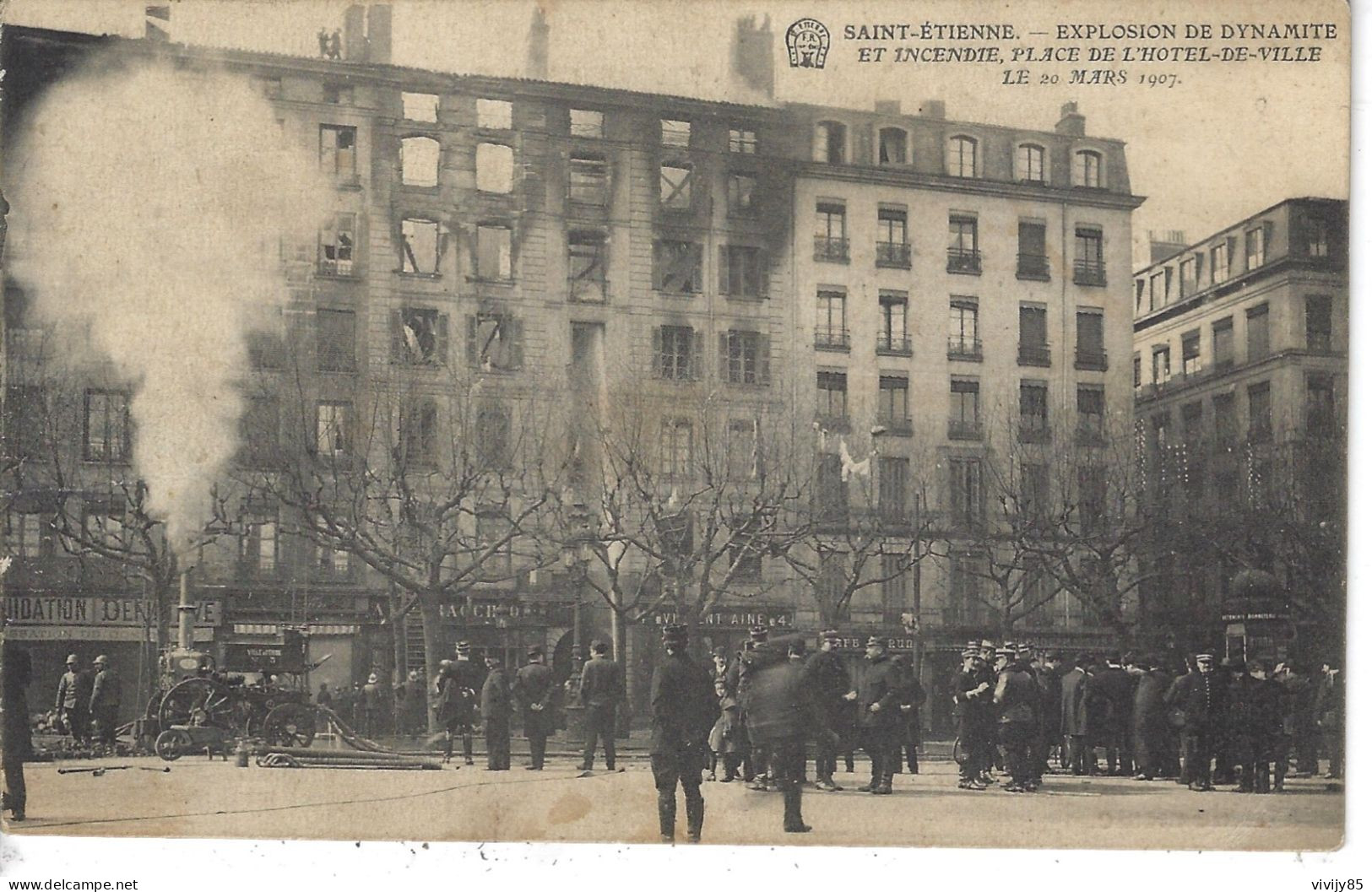 42 - St ETIENNE- Explosion De Dynamite Et Incendie Place De L'Hôtel De Ville ( Pub.F.Royer Sur Cartes Postales ) - Saint Etienne