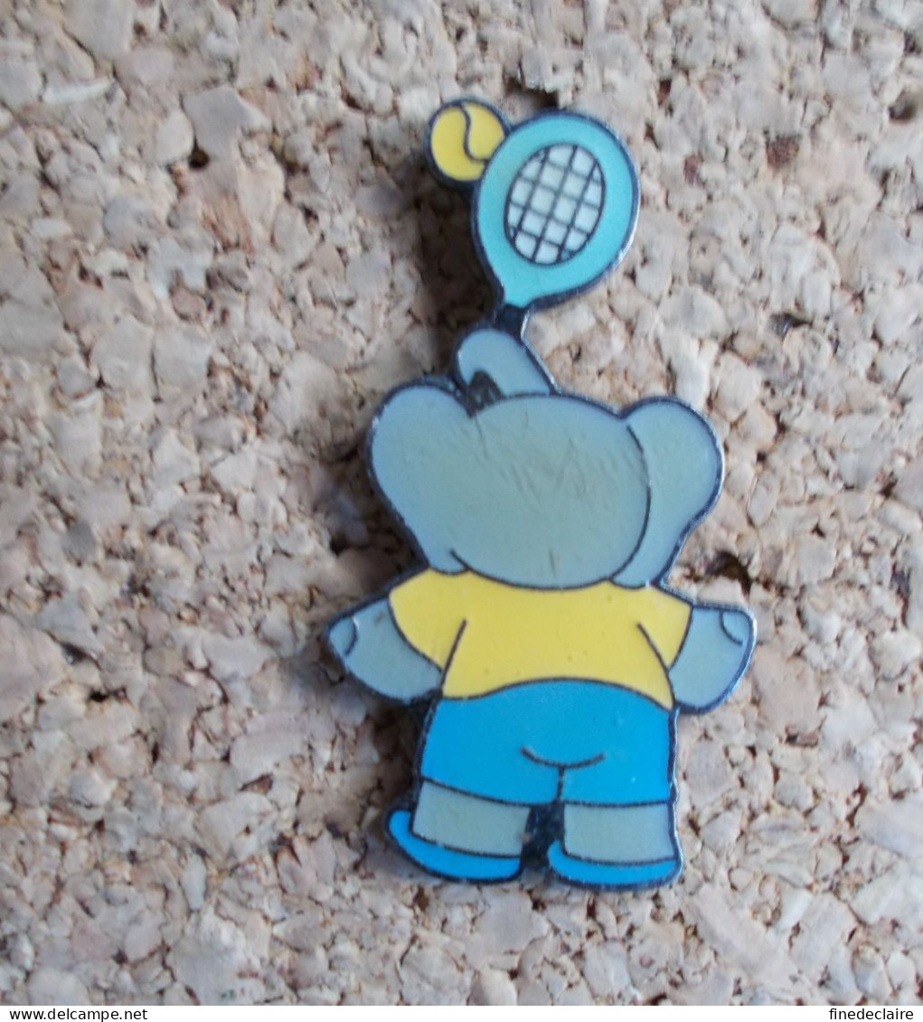 Pin's - Tennis - éléphant - Tenis