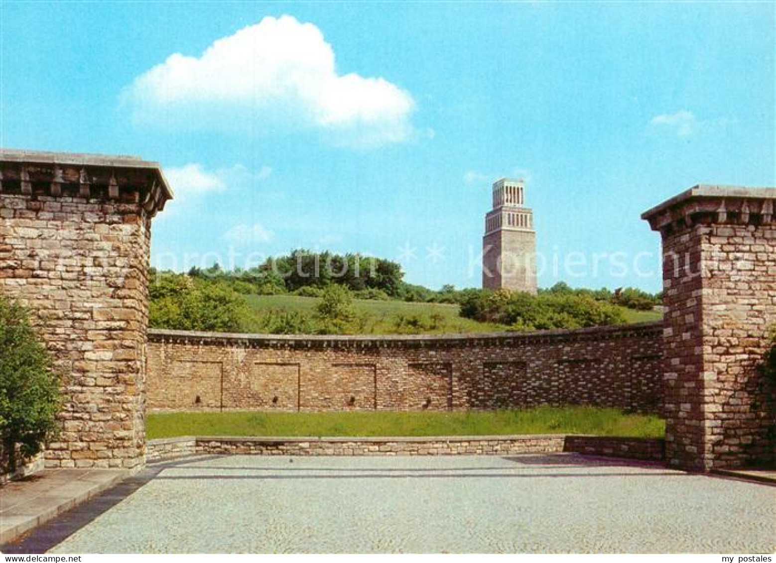 72990309 Buchenwald Weimar Mahn- Und Gedenkstaette Ringgrab Mit Glockenturm Buch - Weimar