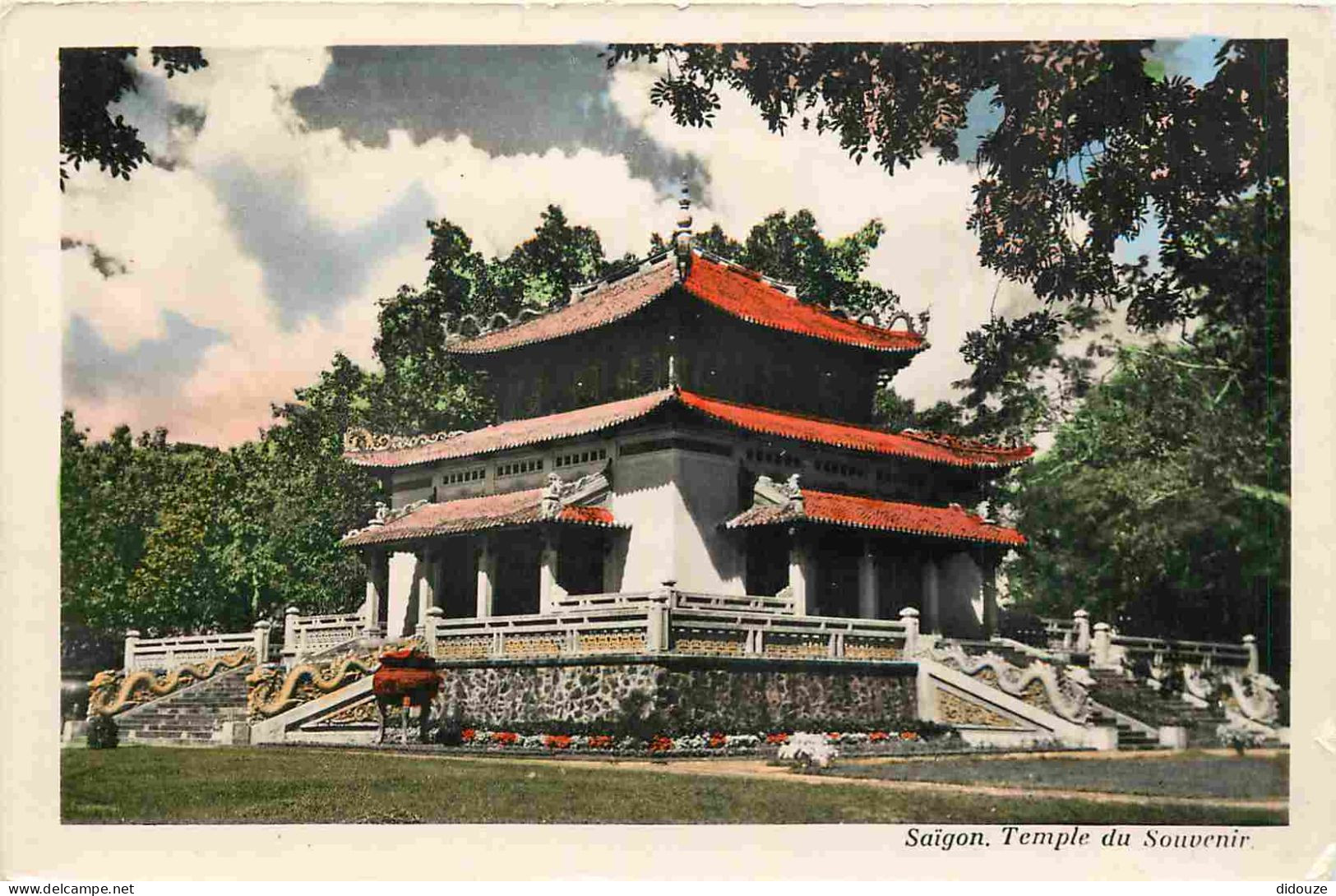 Vietnam - Saigon - Temple Du Souvenir - Colorisée - Correspondance - CPSM Format CPA - Voir Scans Recto-Verso - Viêt-Nam