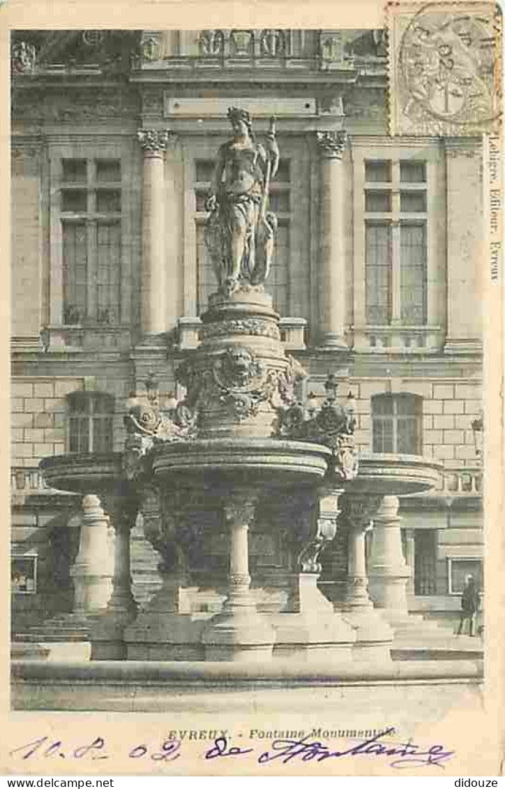 27 - Evreux - Fontaine Monumentale - Animée - Précurseur - Oblitération Ronde De 1902 - CPA - Voir Scans Recto-Verso - Evreux