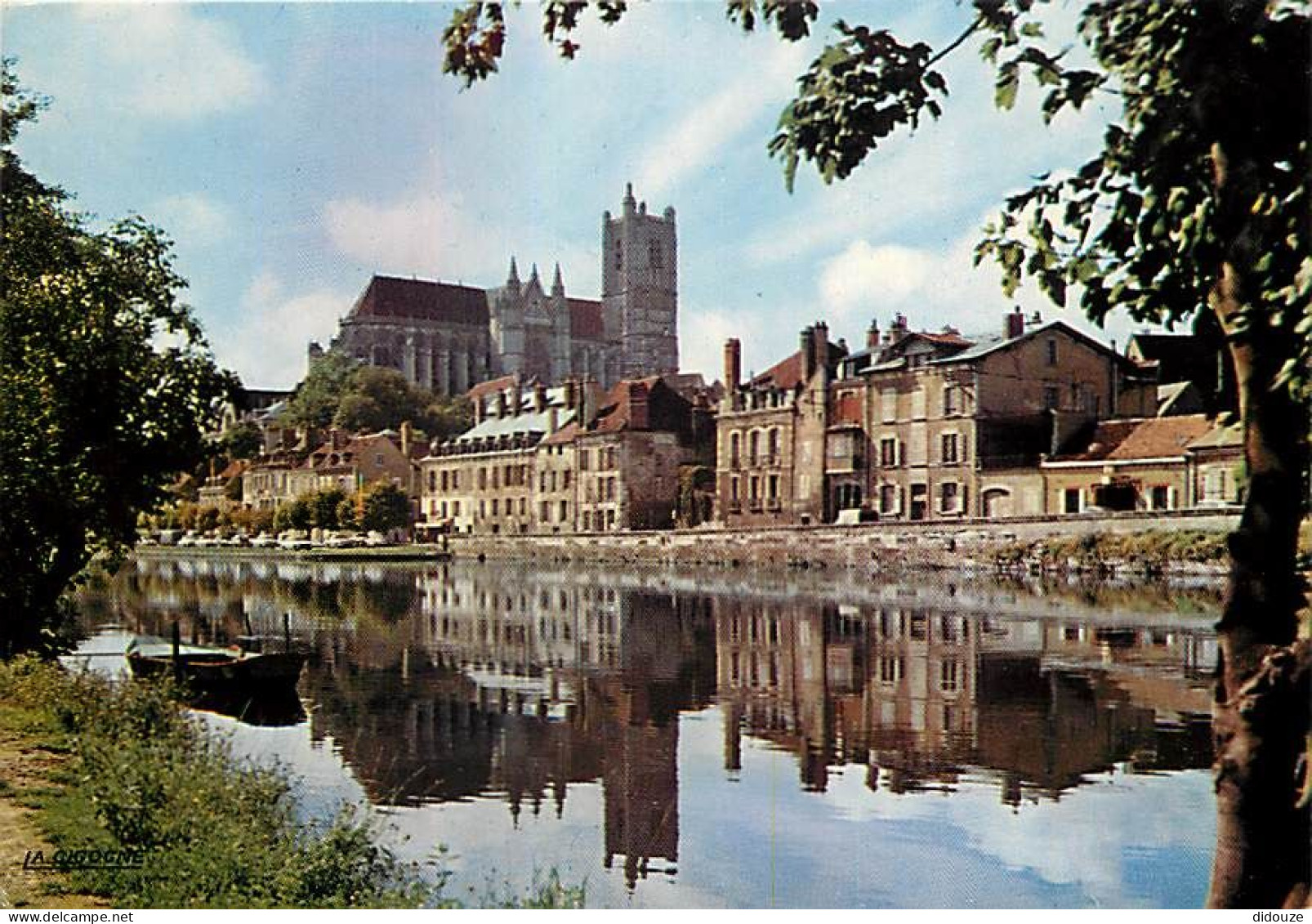 89 - Auxerre - Les Bords De L'Yonne - La Cathédrale Saint Etienne - CPM - Voir Scans Recto-Verso - Auxerre