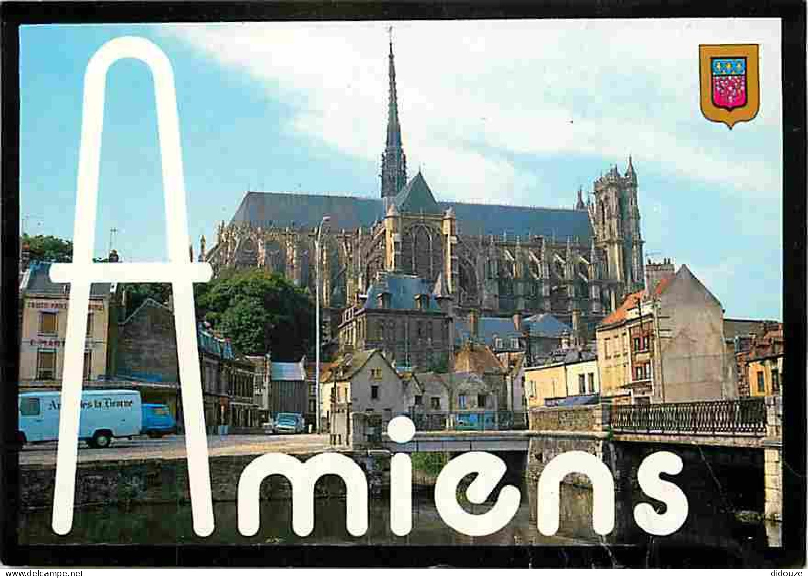 80 - Amiens - La Cathédrale Notre Dame Et Le Vieil Amiens - Automobiles - Carte Neuve - CPM - Voir Scans Recto-Verso - Amiens