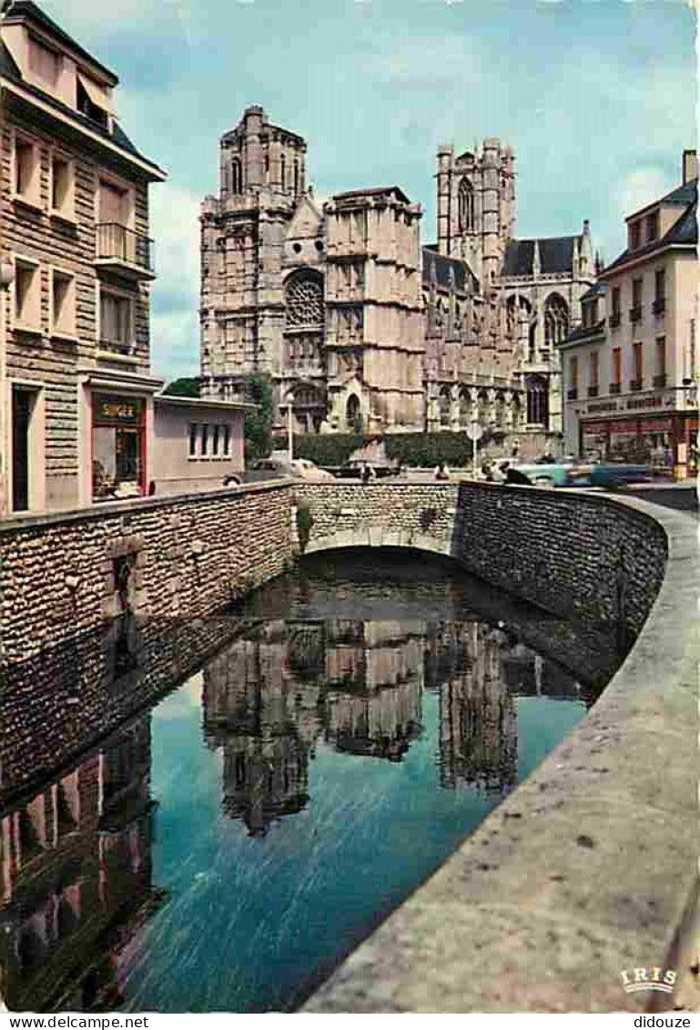 27 - Evreux - La Cathédrale De La Promenade De L'Iton - Etat Léger Pli Visible - CPM - Voir Scans Recto-Verso - Evreux