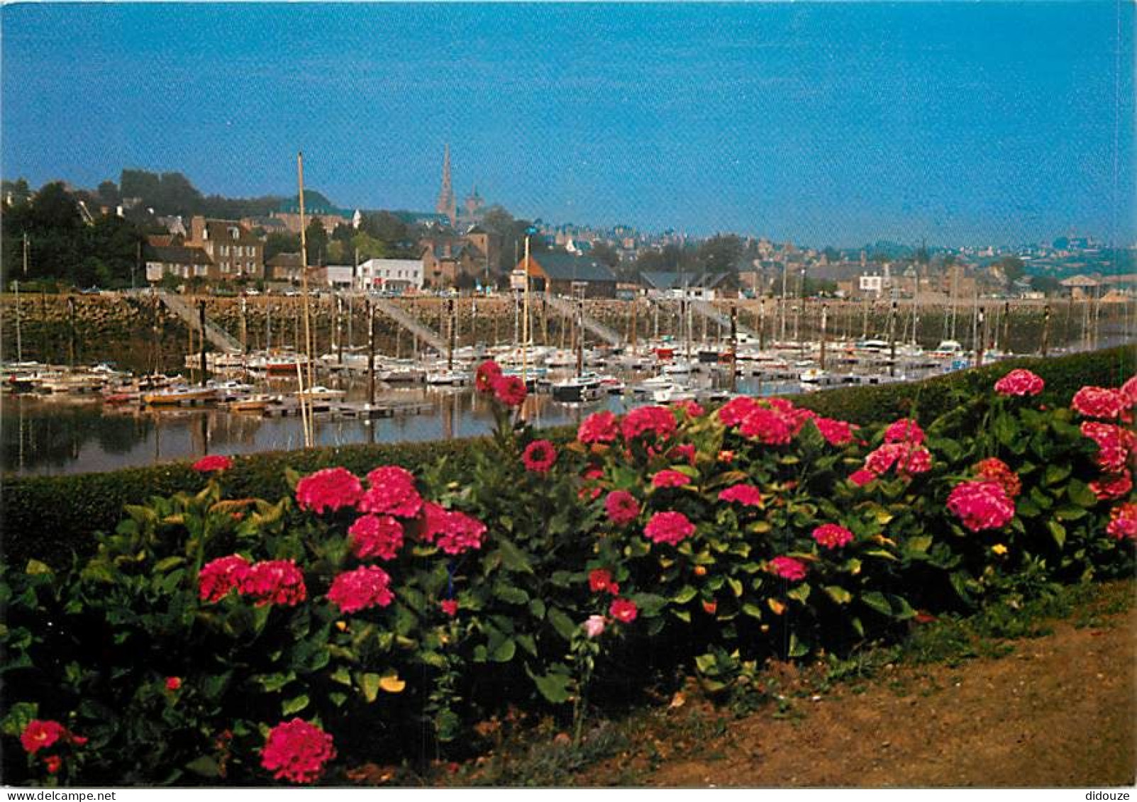 22 - Tréguier - Le Port De Plaisance - Fleurs - Flamme Postale De Plougrescant - CPM - Voir Scans Recto-Verso - Tréguier