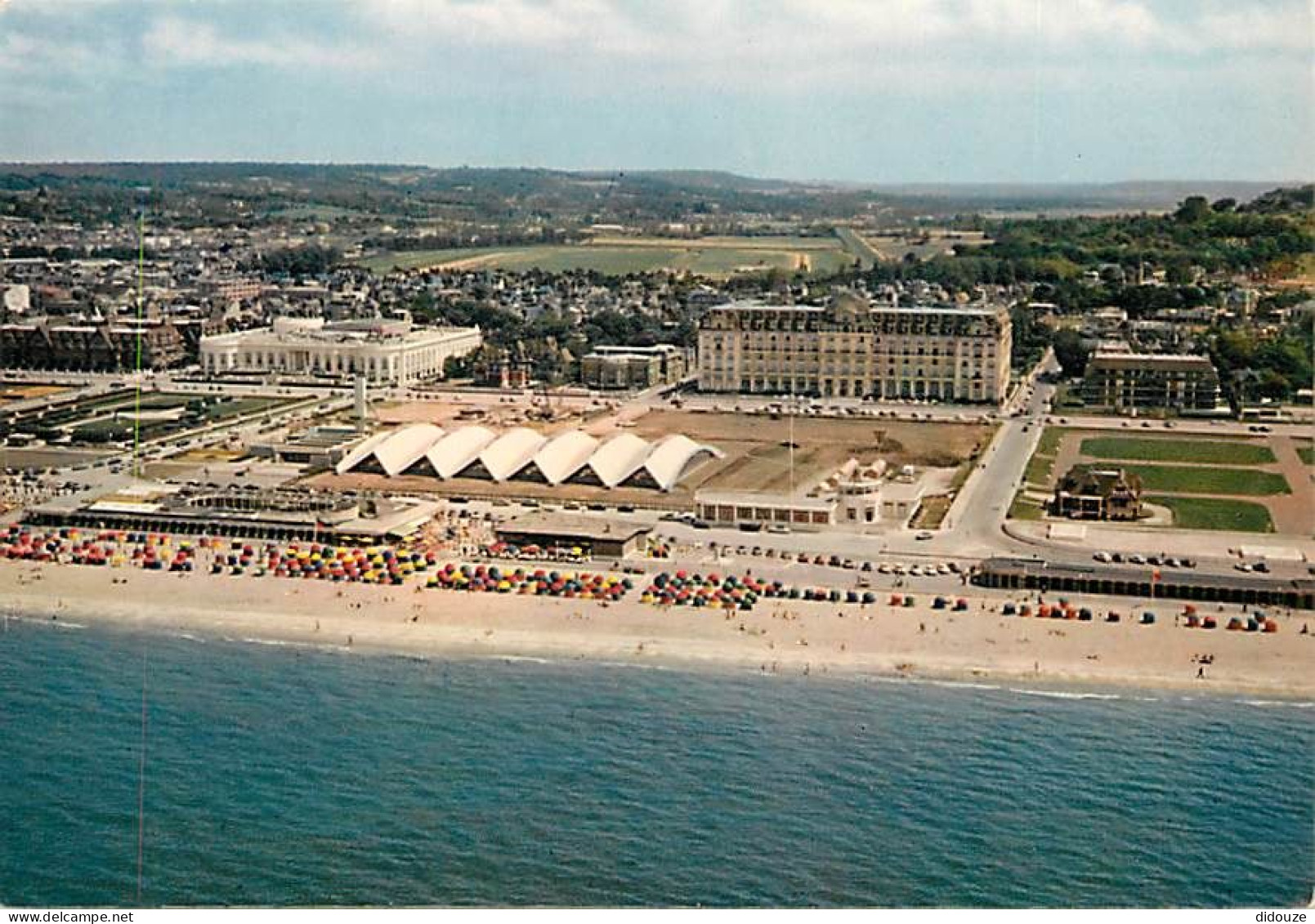 14 - Deauville - Vue Générale Aérienne - Le Casino, La Plage, Le Royal Hôtel Et La Piscine - Carte Neuve - CPM - Voir Sc - Deauville