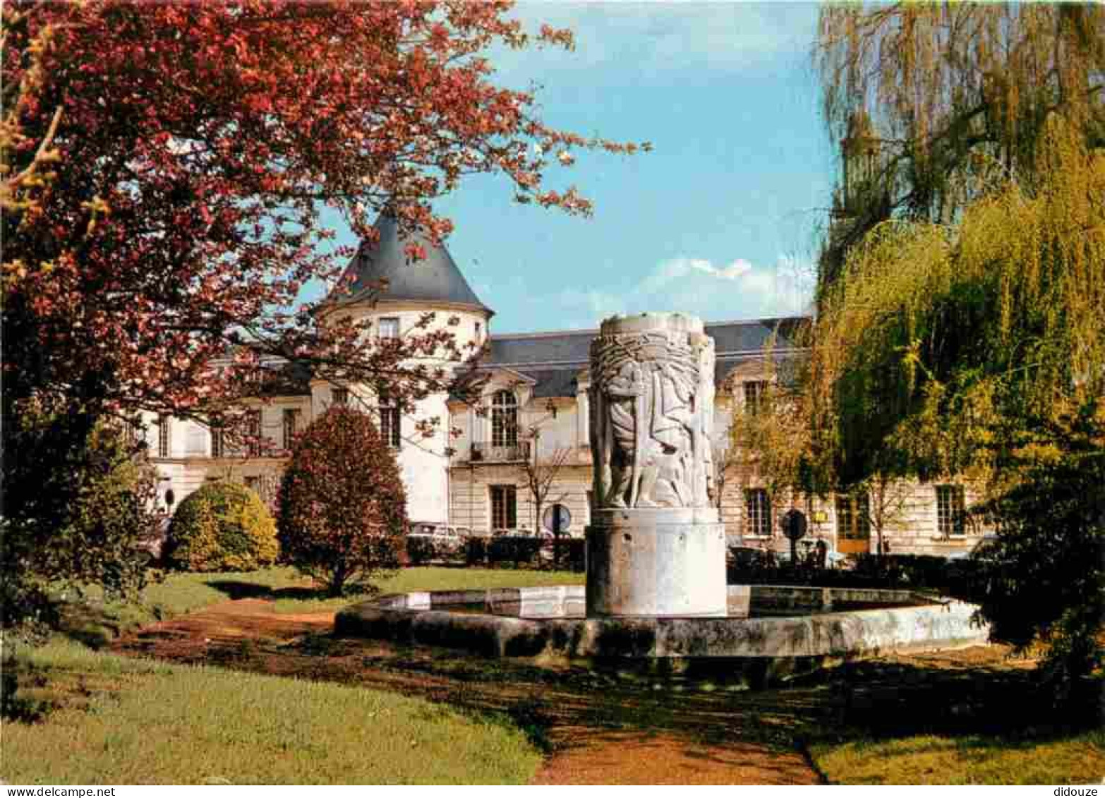 92 - Clamart - La Mairie Et La Fontaine - CPM - Voir Scans Recto-Verso - Clamart