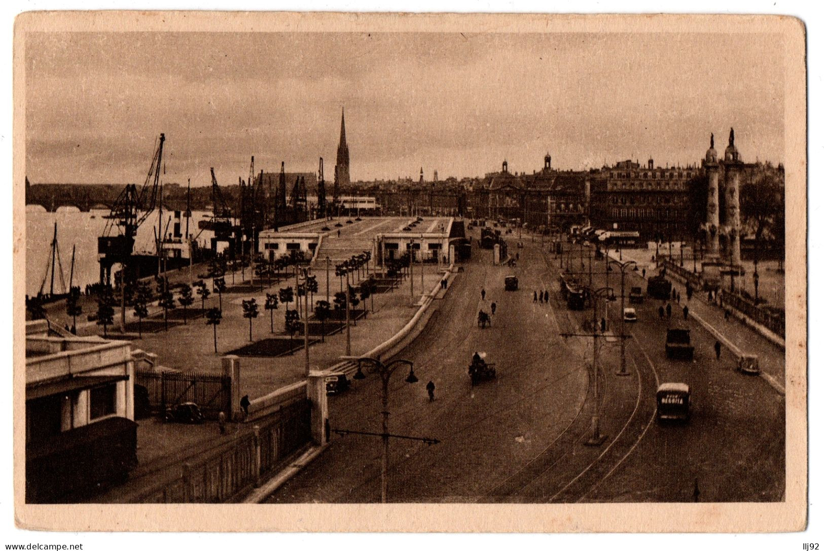 CPA 33 - BORDEAUX (Gironde) - 129. Quais. En Face, Les Quinconces. Novembre 1939 - Bordeaux