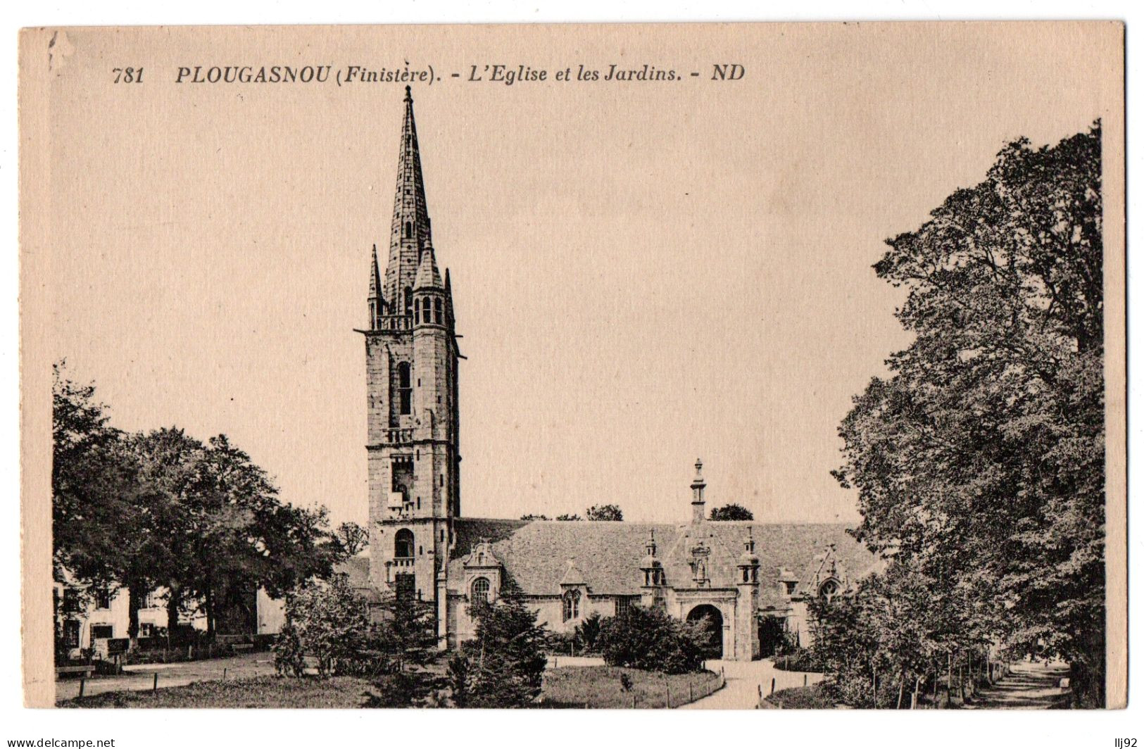 CPA 29 - PLOUGASNOU (Finistère). 781. L'Eglise Et Les Jardins - ND - Plougasnou