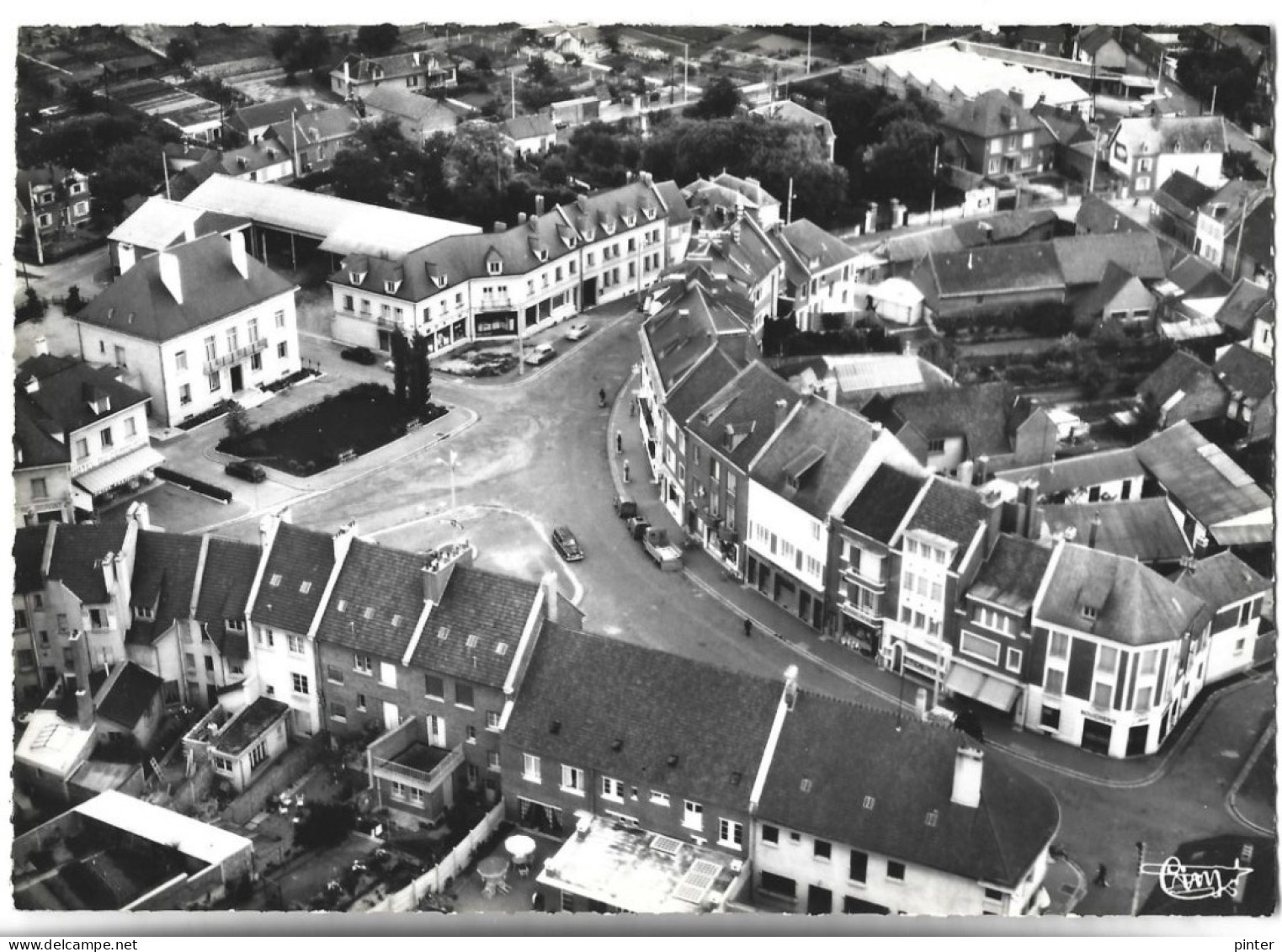 BRETEUIL SUR NOYE - Place De L'Hôtel De Ville - Breteuil