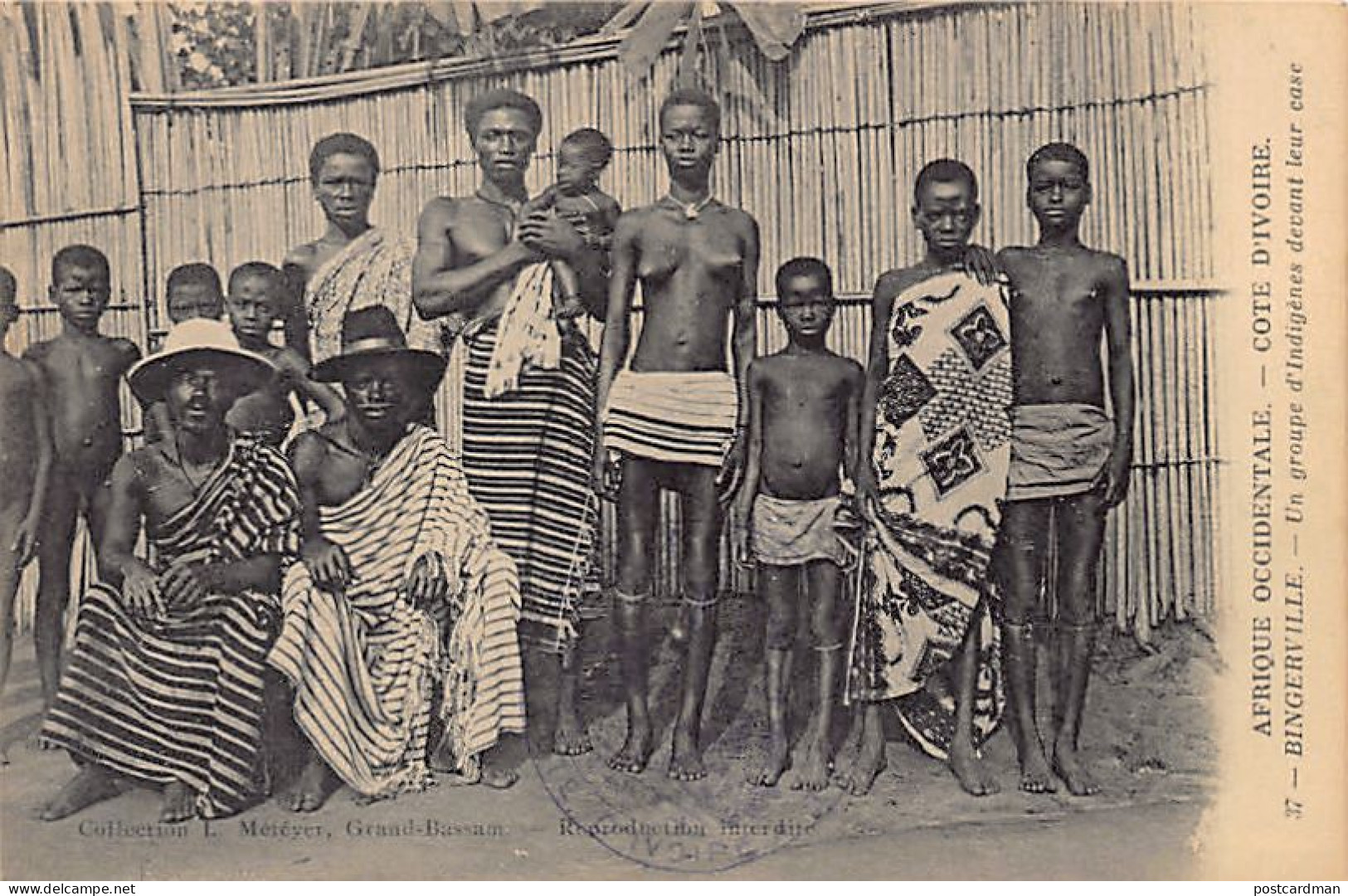 Côte D'Ivoire - NU ETHNIQUE - Une Famille Devant Leur Case (Bingerville) - Ed. L. Métayer 37 - Ivory Coast