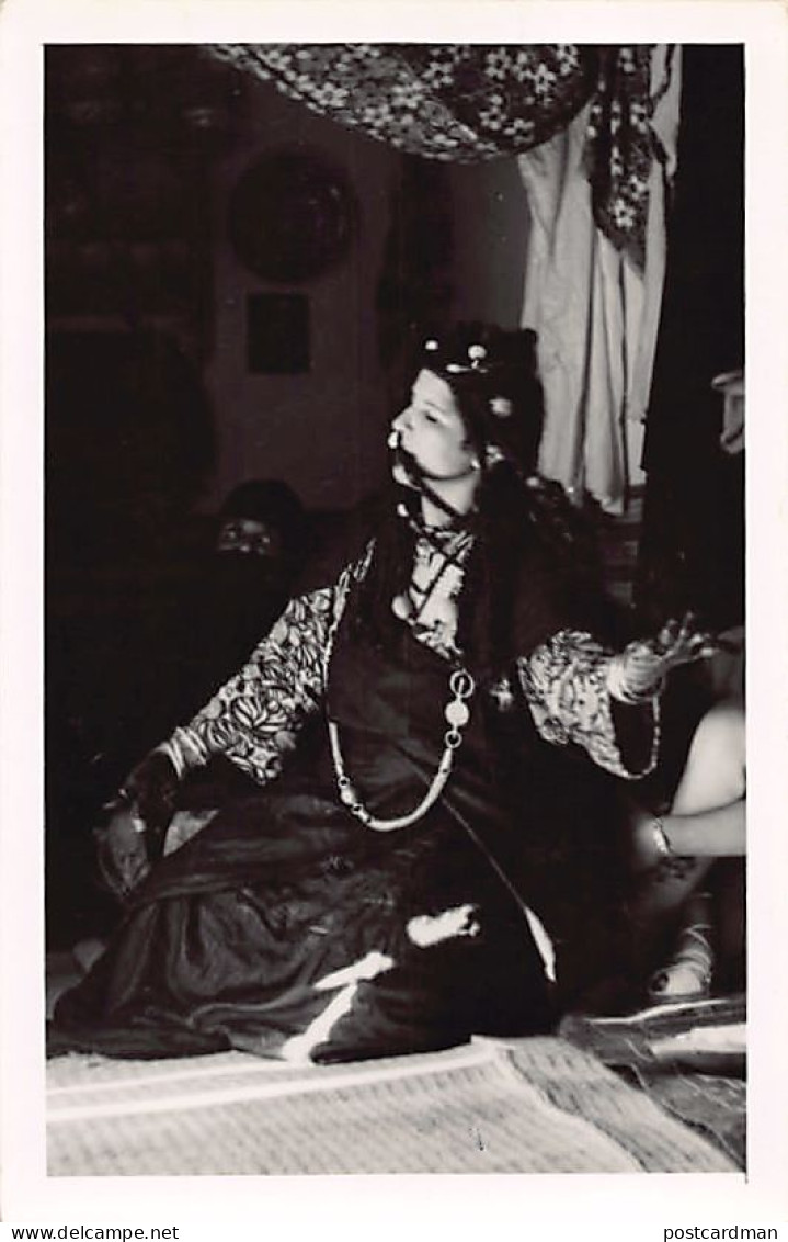MAROC - Danseuse Marocaine - CARTE PHOTO - Ed. Inconnu  - Otros & Sin Clasificación