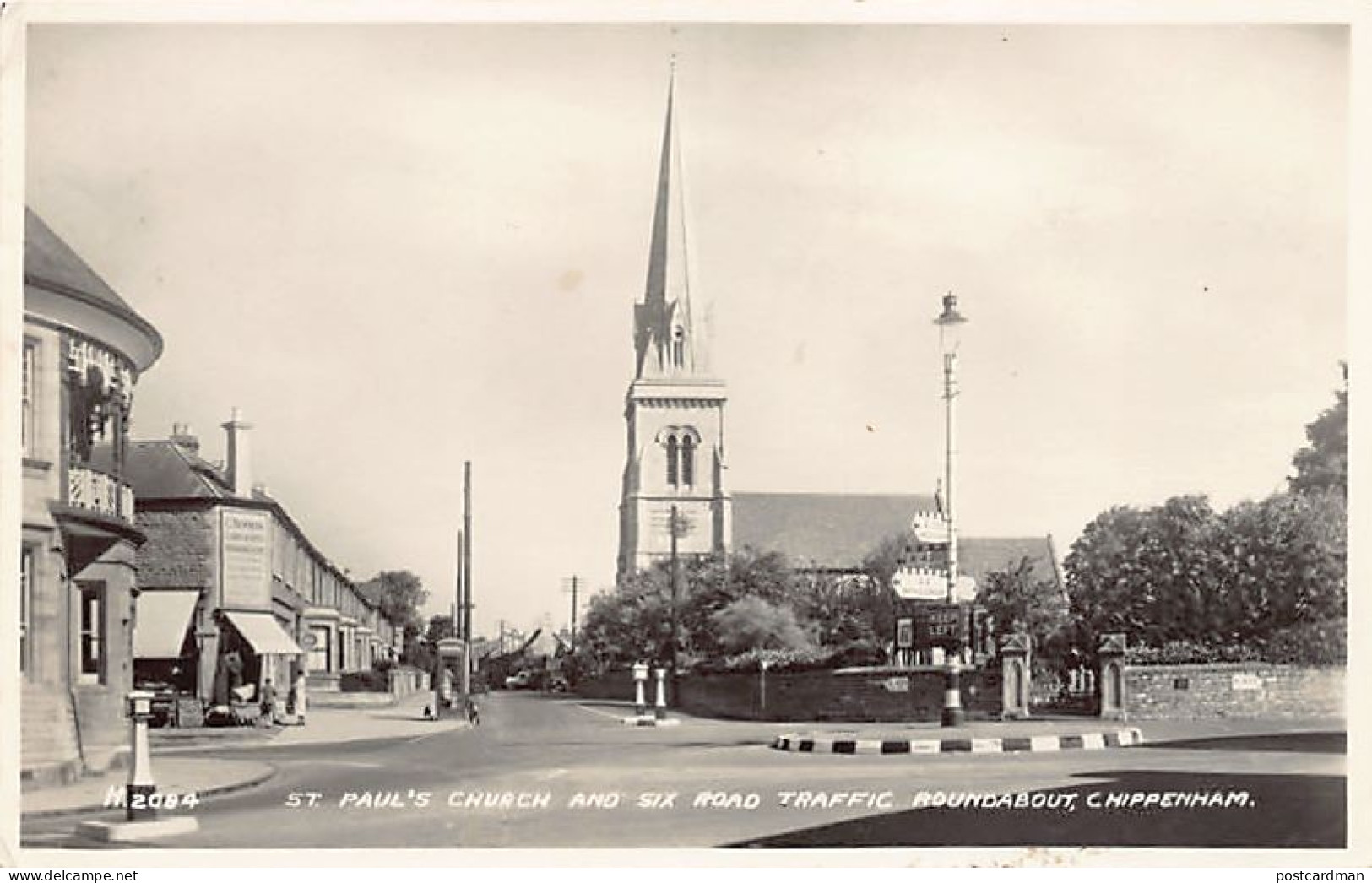 England - CHIPPENHAM (Wilts) St. Paul's Church And Six Road Traffic Roundabout - Autres & Non Classés