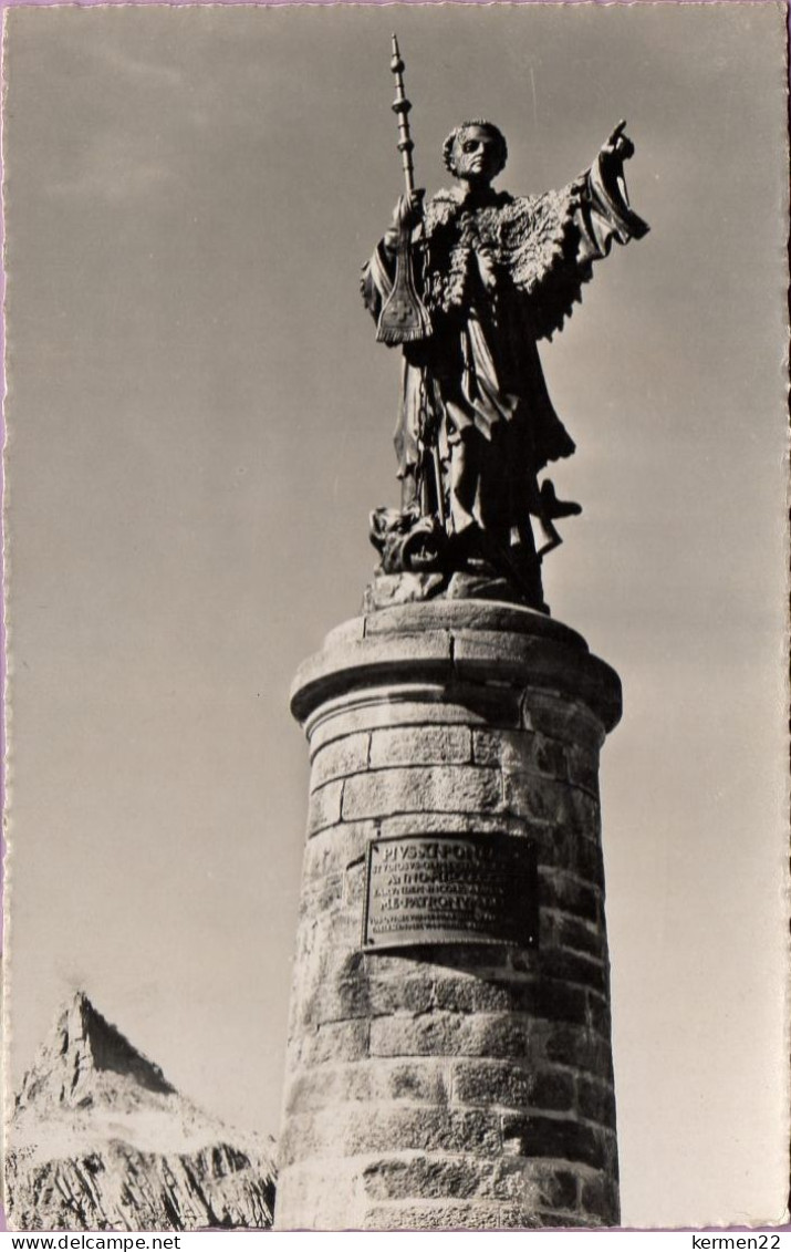 CPA SUISSE STATUE DE ST BERNARD PRES DE L'HOSPICE DU GD ST BERNARD 2472m - Berna