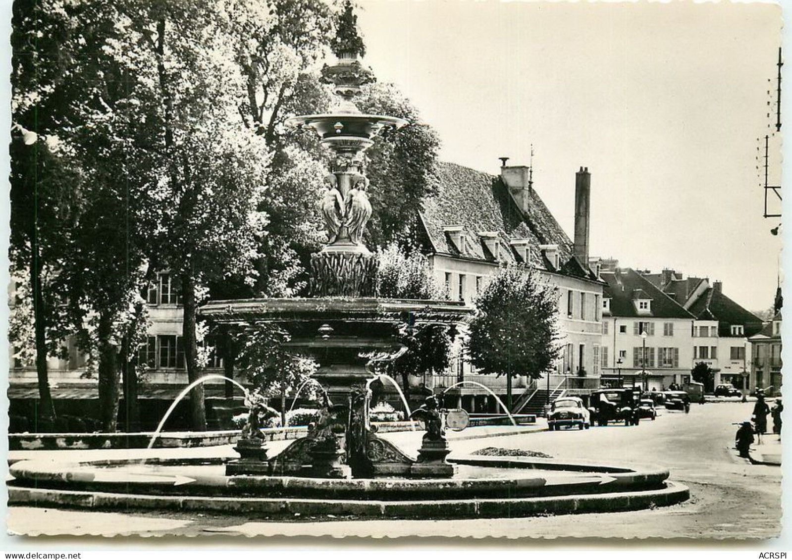 Chatillon Sur Seine Le Jet D'eau TT 1445 - Chatillon Sur Seine